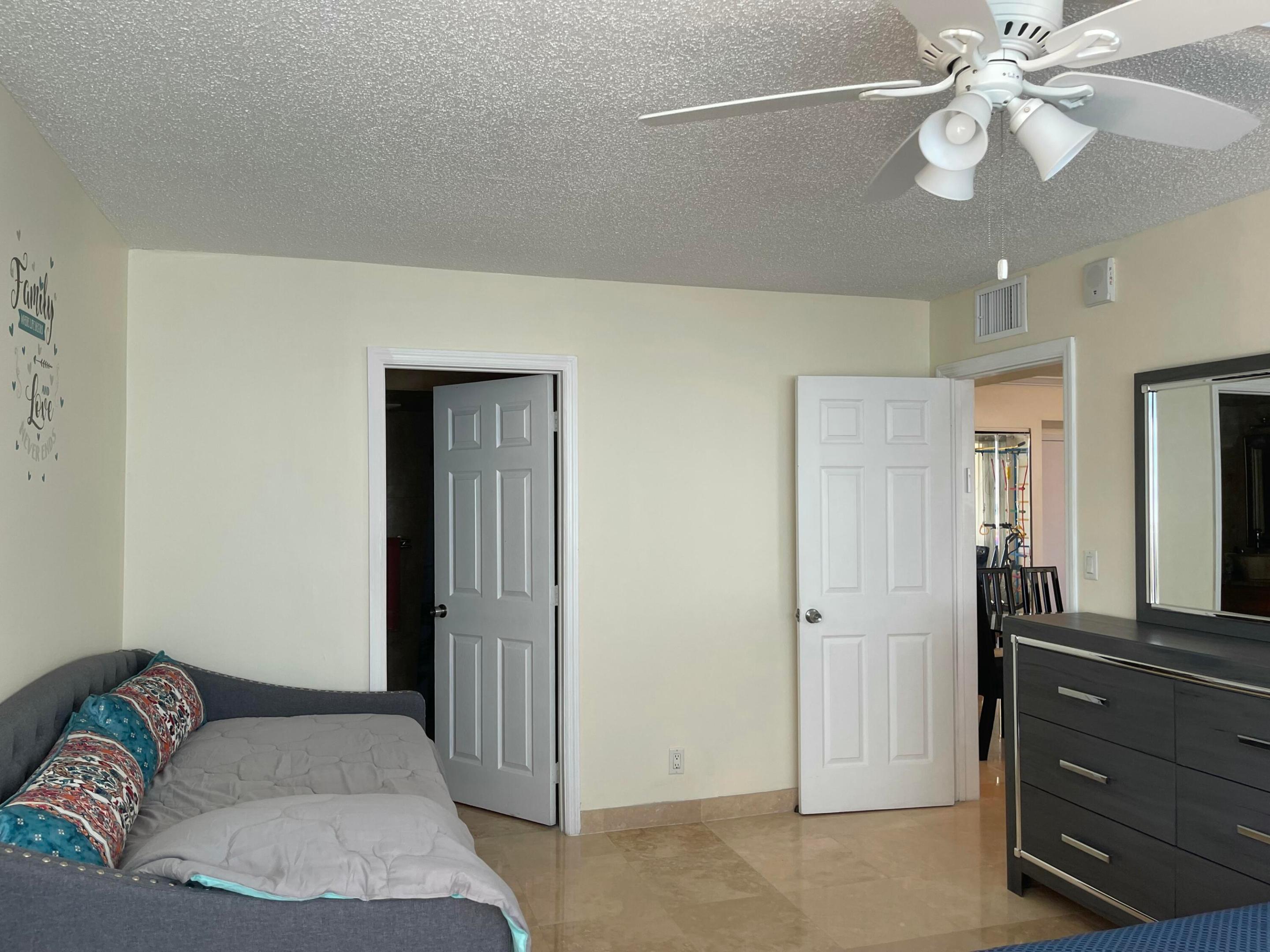 1237 Hillsboro Mile 302 Property Photo 35