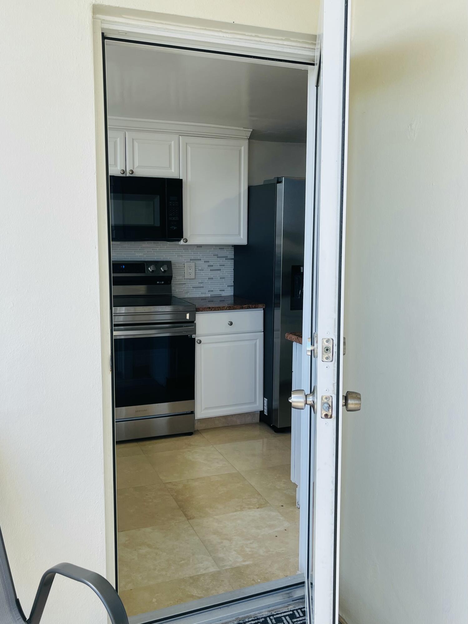 1237 Hillsboro Mile 302 Property Photo 50