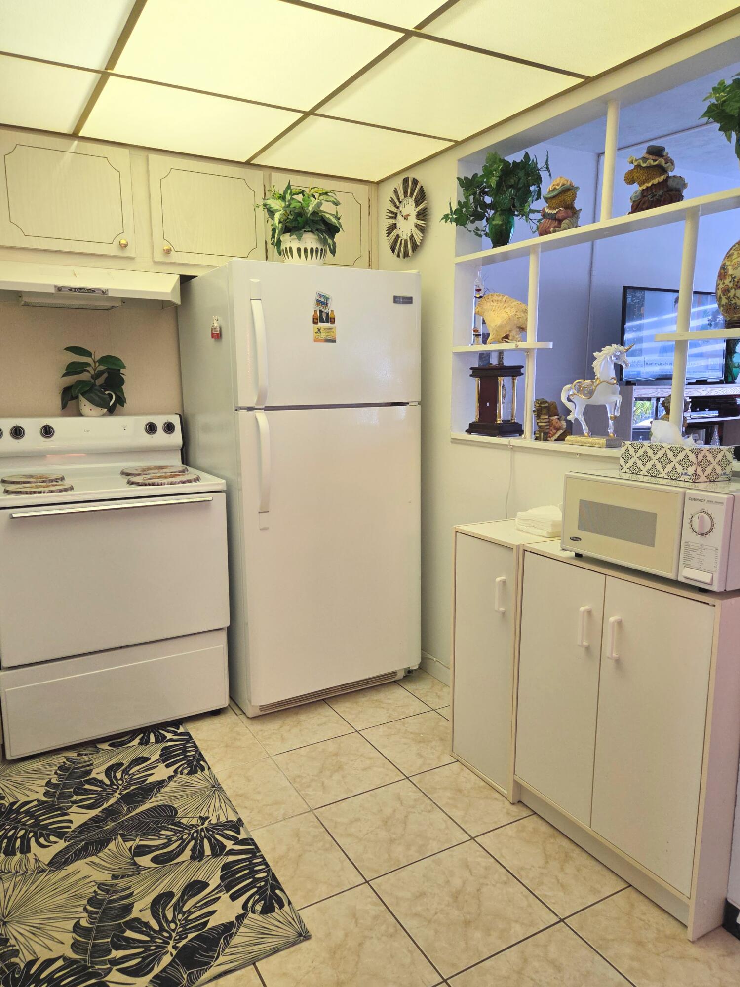 2180 Lake Osborne Drive 7 Property Photo 10