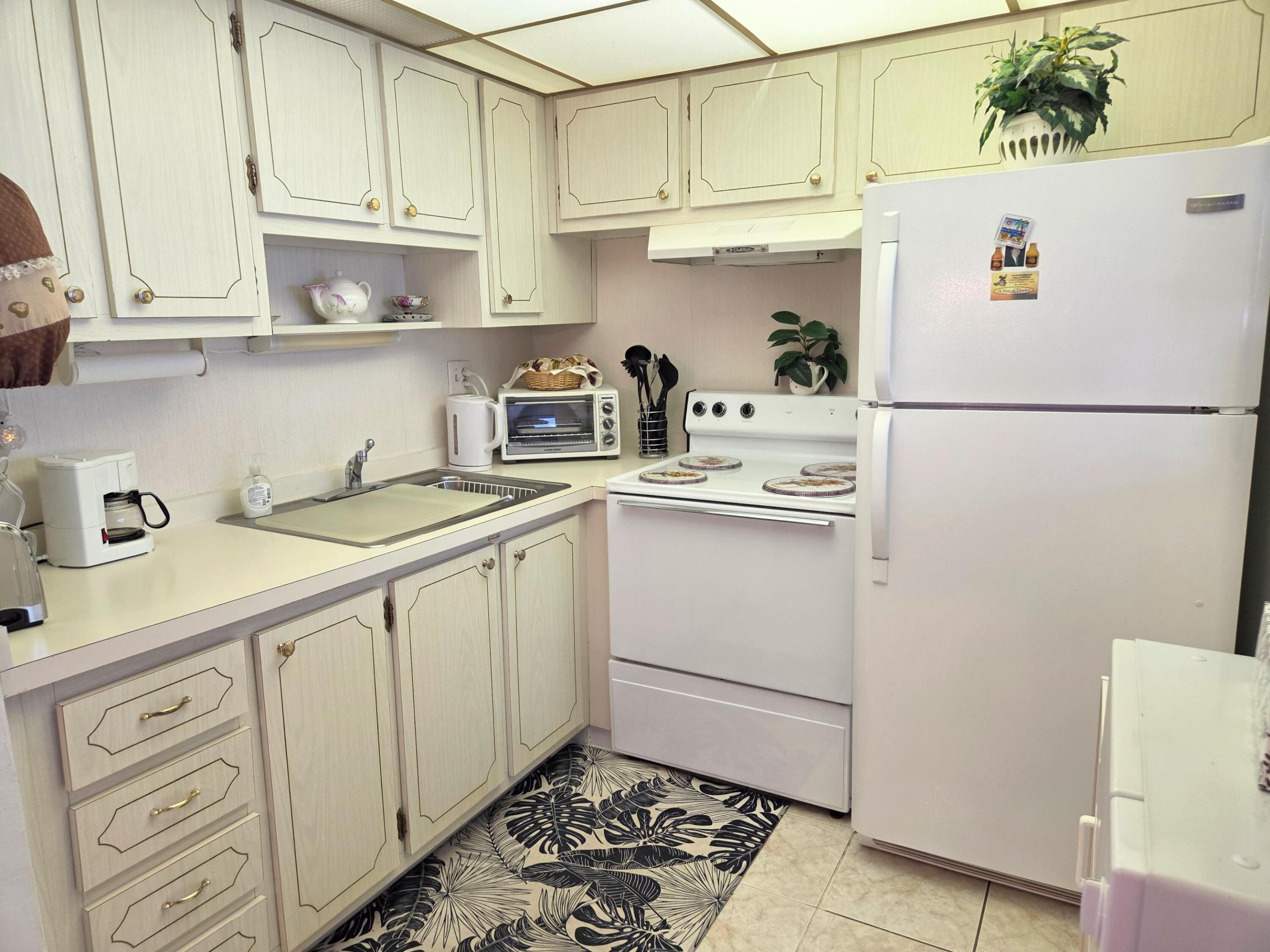 2180 Lake Osborne Drive 7 Property Photo 11