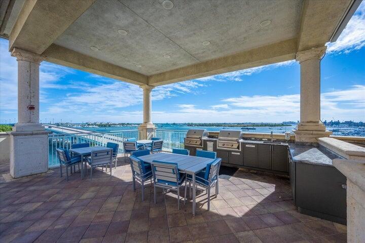 2650 Lake Shore Drive 1004 Property Photo 20