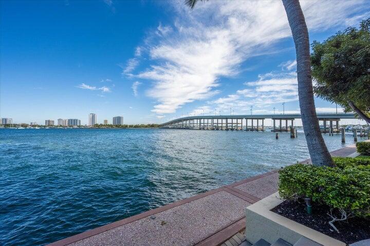 2650 Lake Shore Drive 1004 Property Photo 22