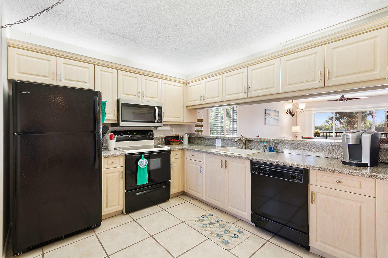 275 Palm Avenue A201 Property Photo 8