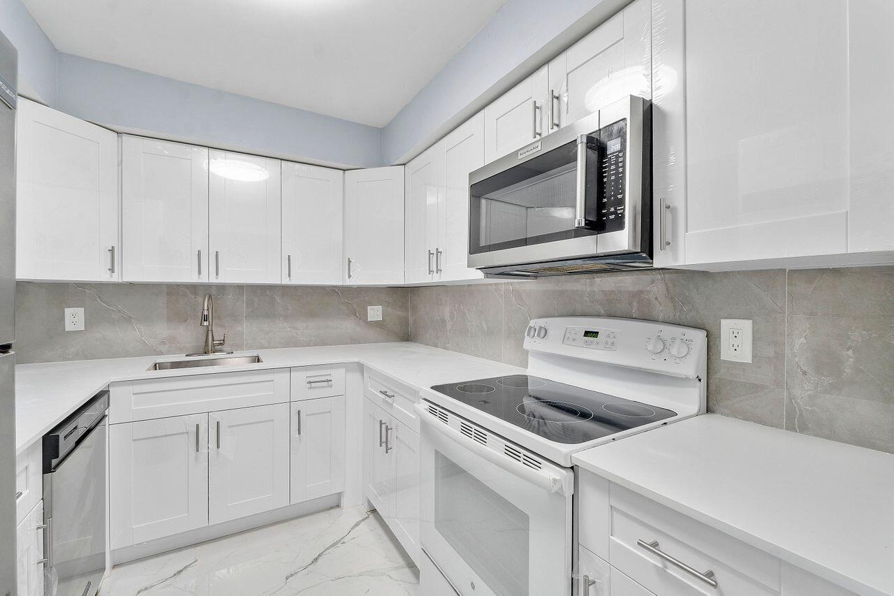9960 Pineapple Tree Drive 107