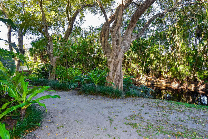 1605 S Us Highway 1 E103 Property Photo 28