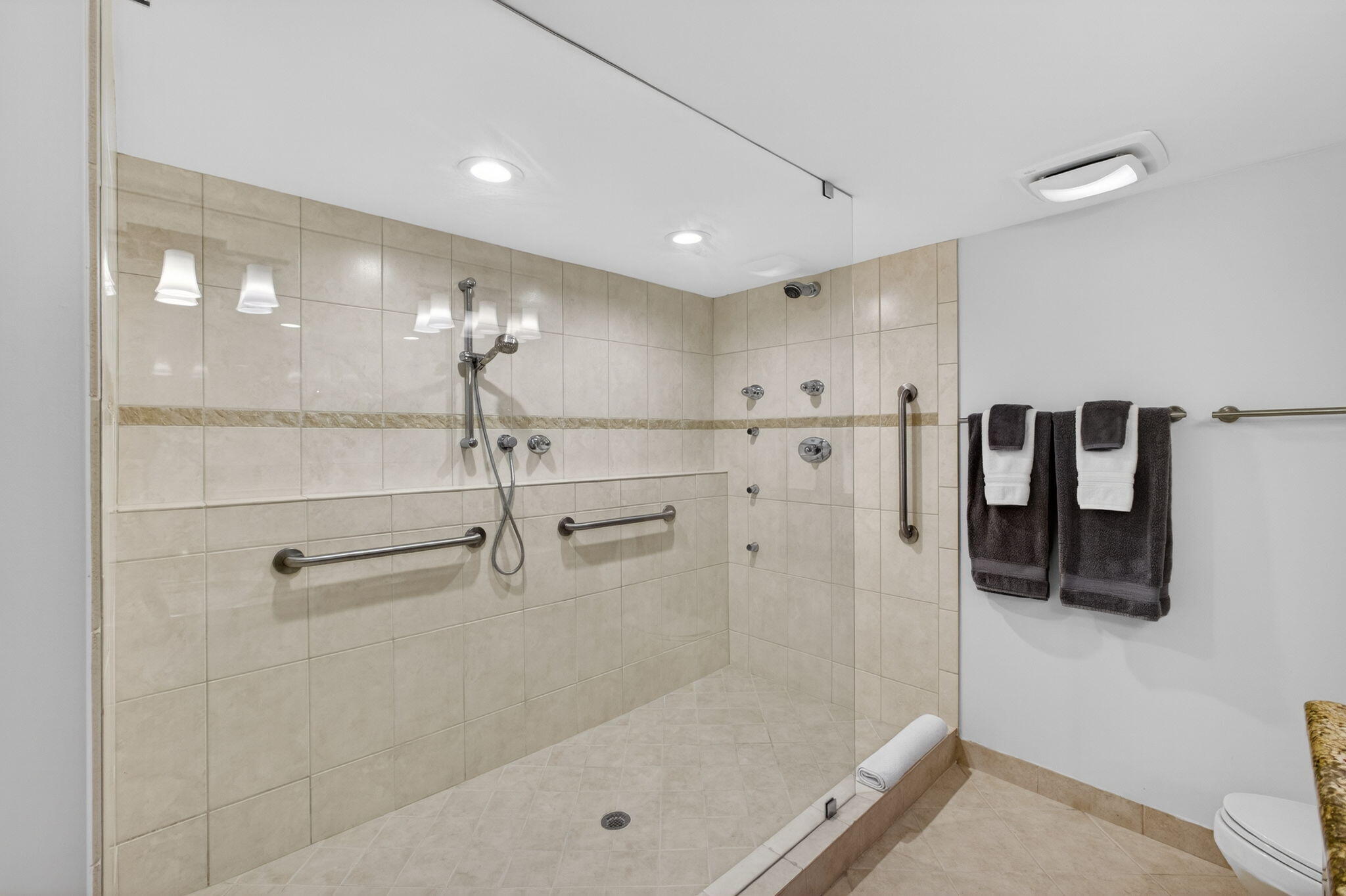 4200 N Ocean Drive 1-406 Property Photo 47
