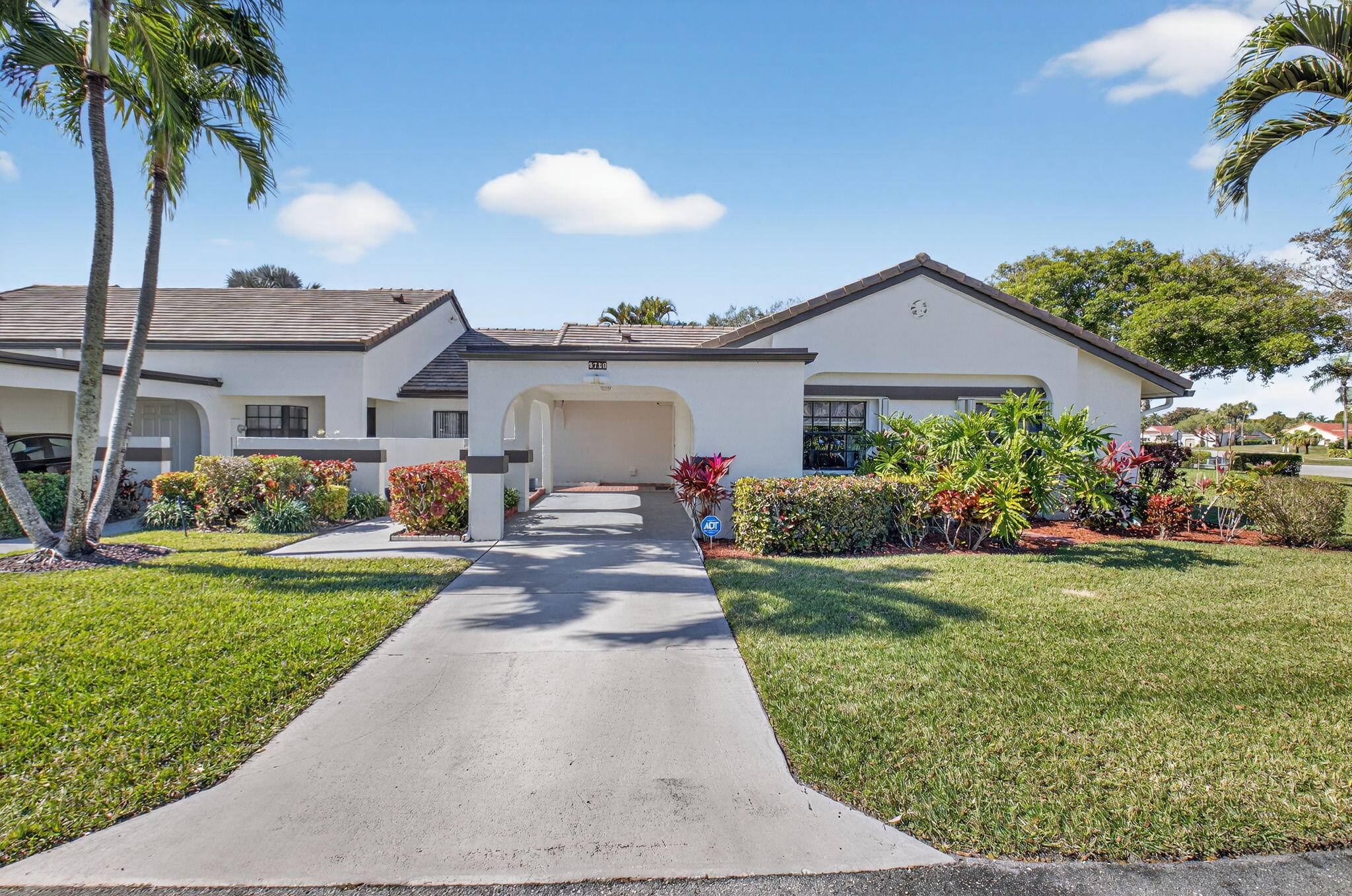 5750 Parkwalk Circle E Property Photo 1