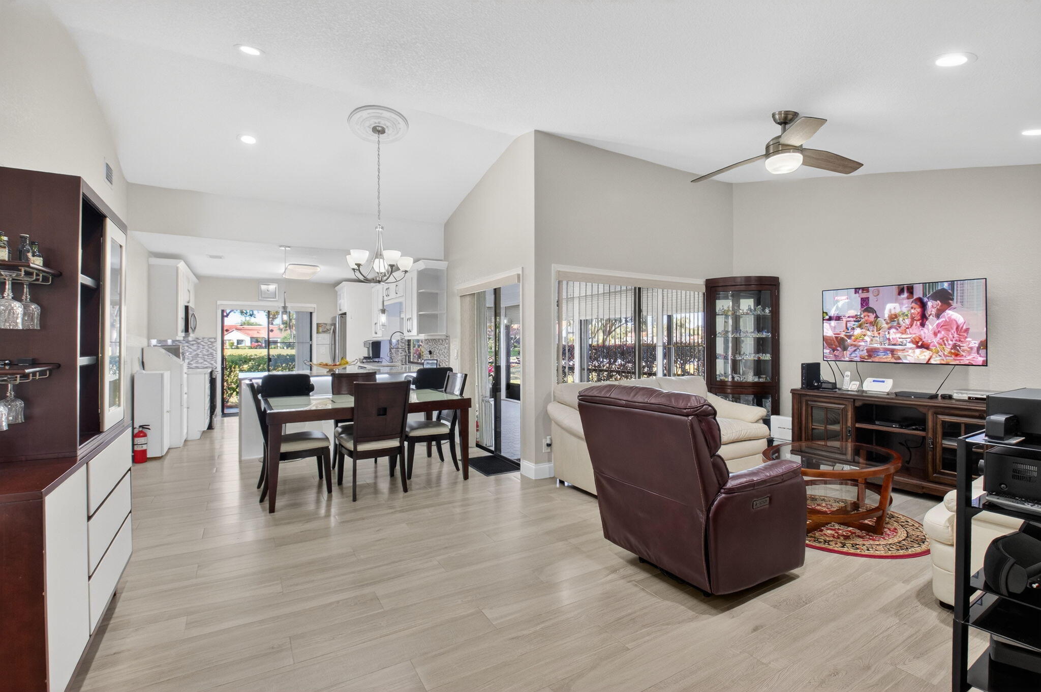 5750 Parkwalk Circle E Property Photo 4