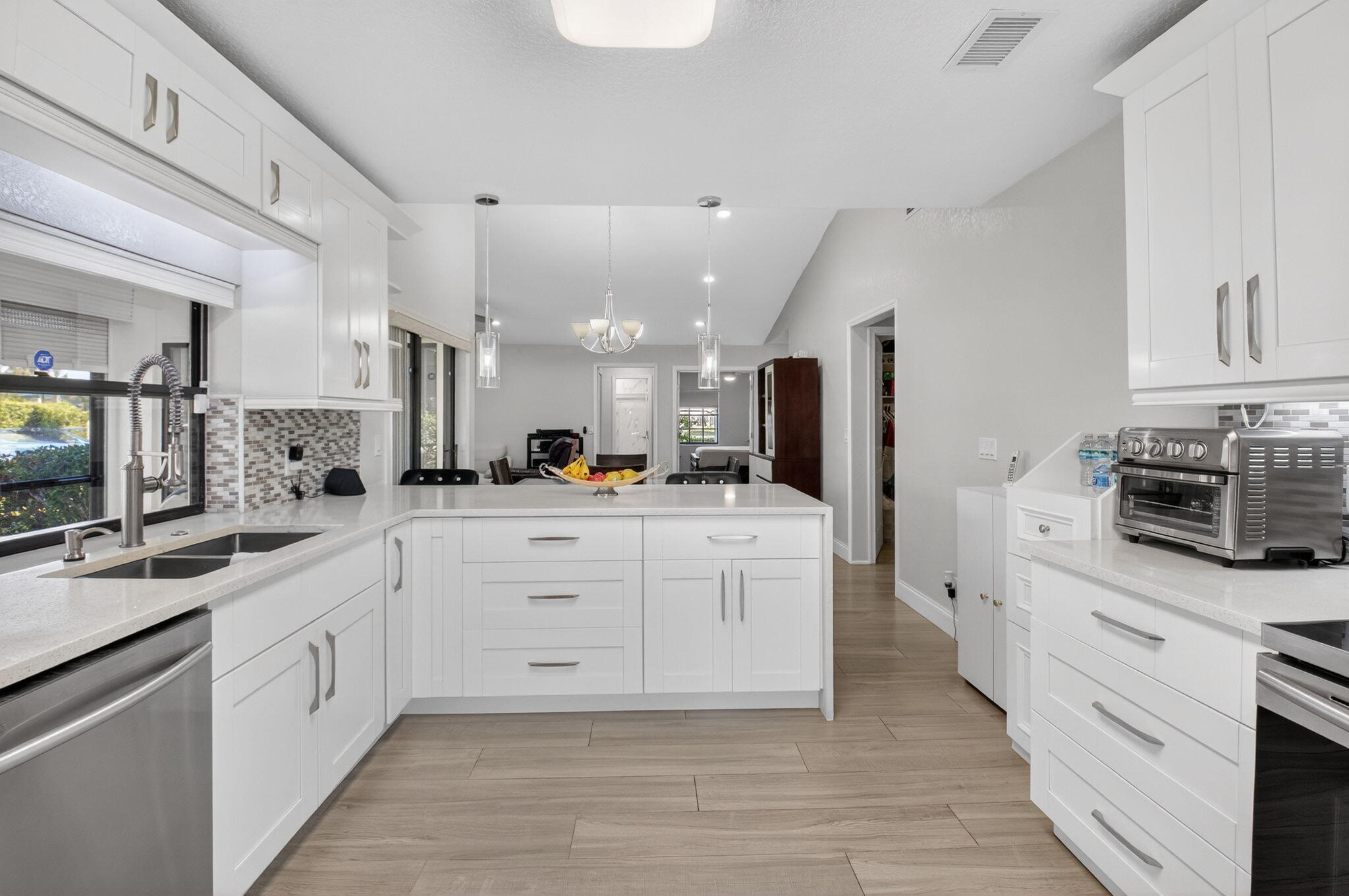 5750 Parkwalk Circle E Property Photo 11