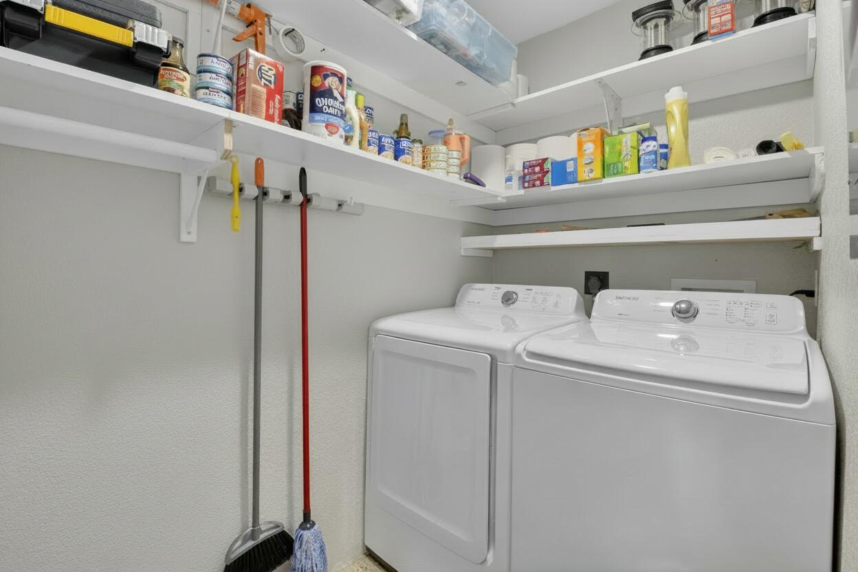 5750 Parkwalk Circle E Property Photo 16
