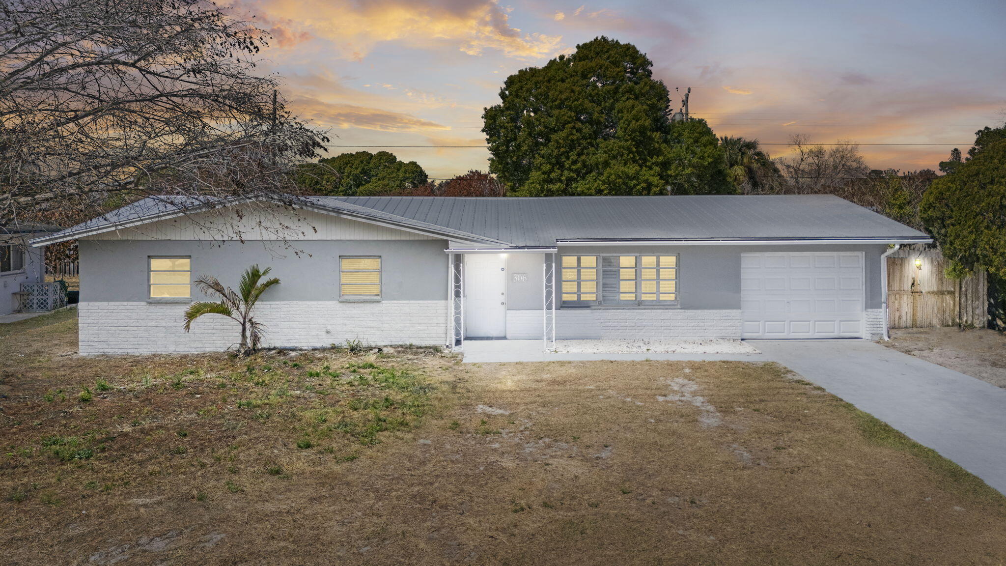 306 Riomar Drive Property Photo 1