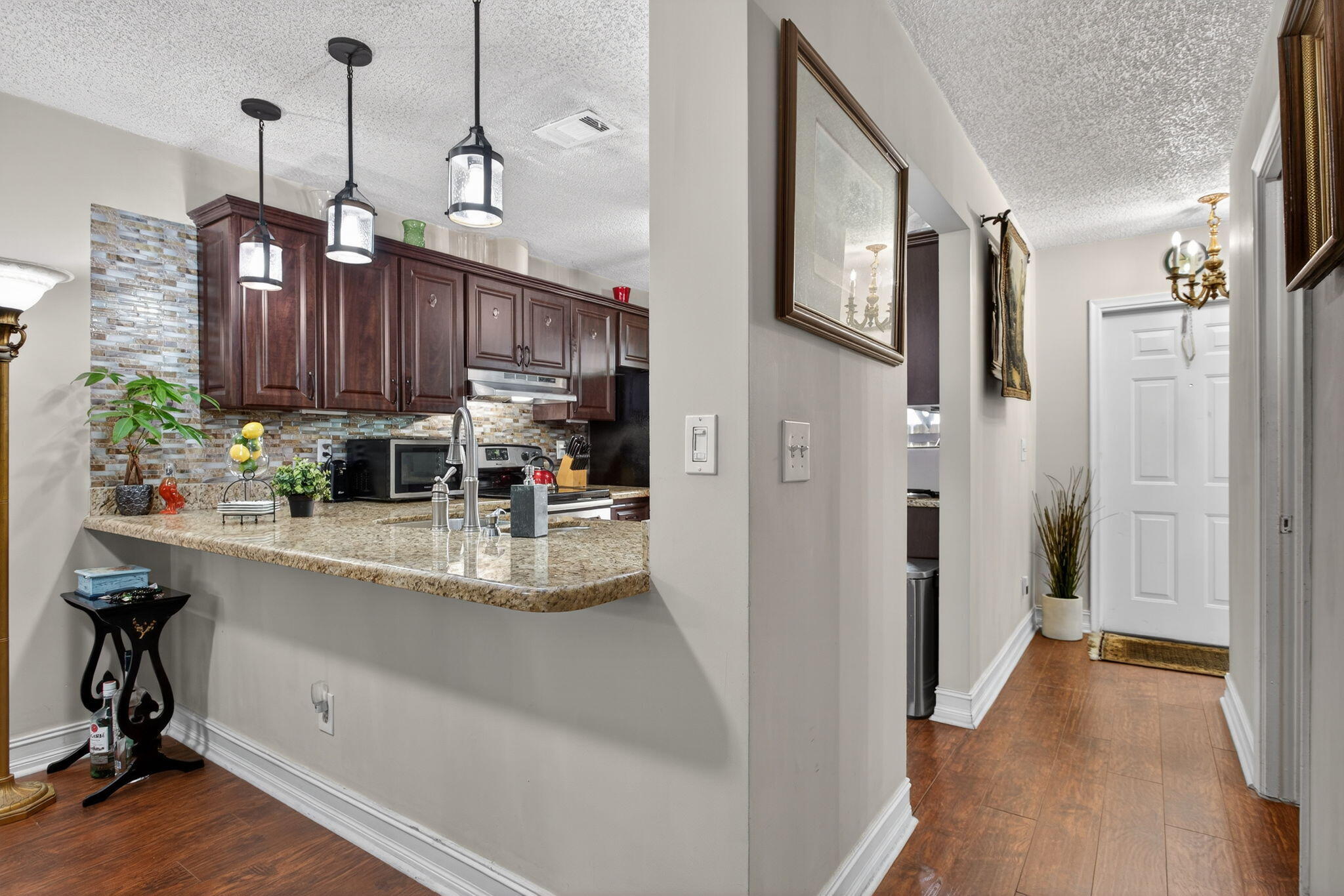 2122 NE 44th Street Property Photo 1