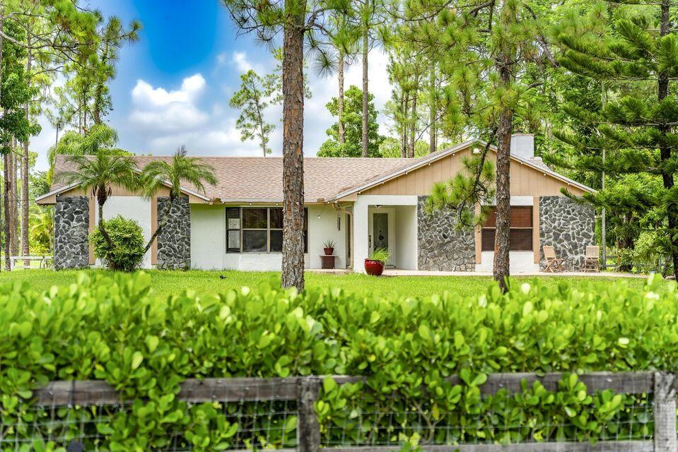 15211 60th Place N Property Photo 1