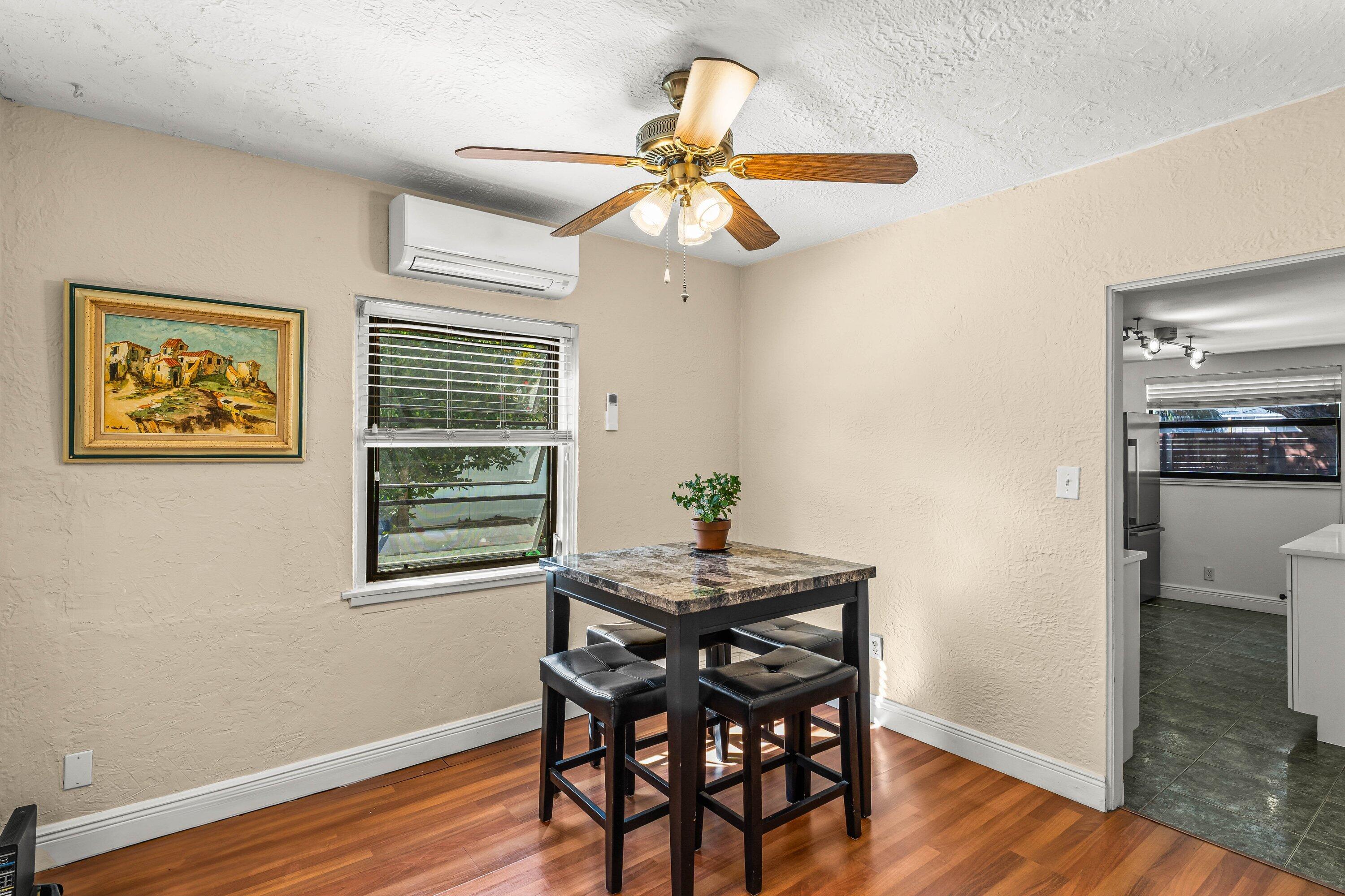 921 S M Street Property Photo 11