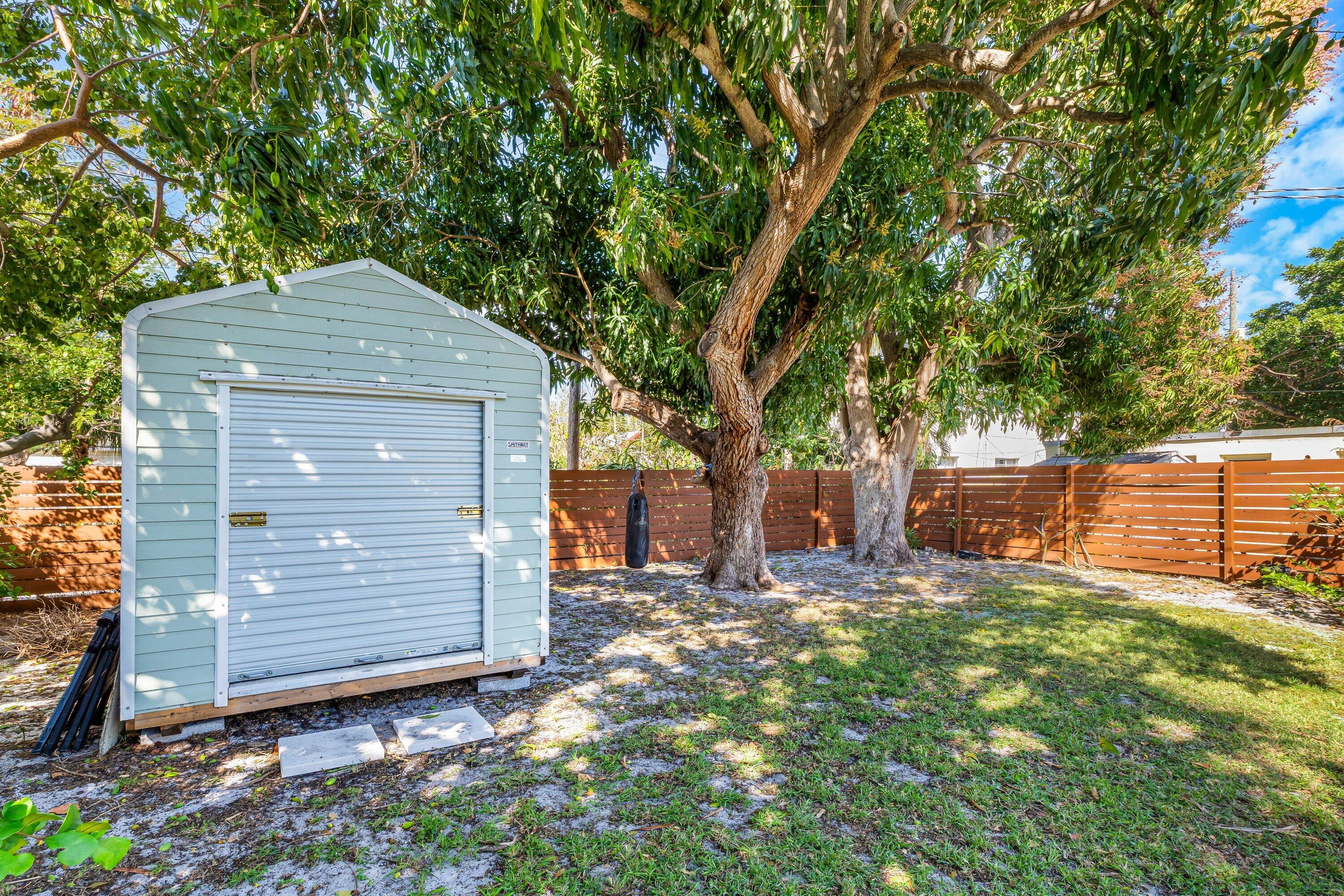 921 S M Street Property Photo 34