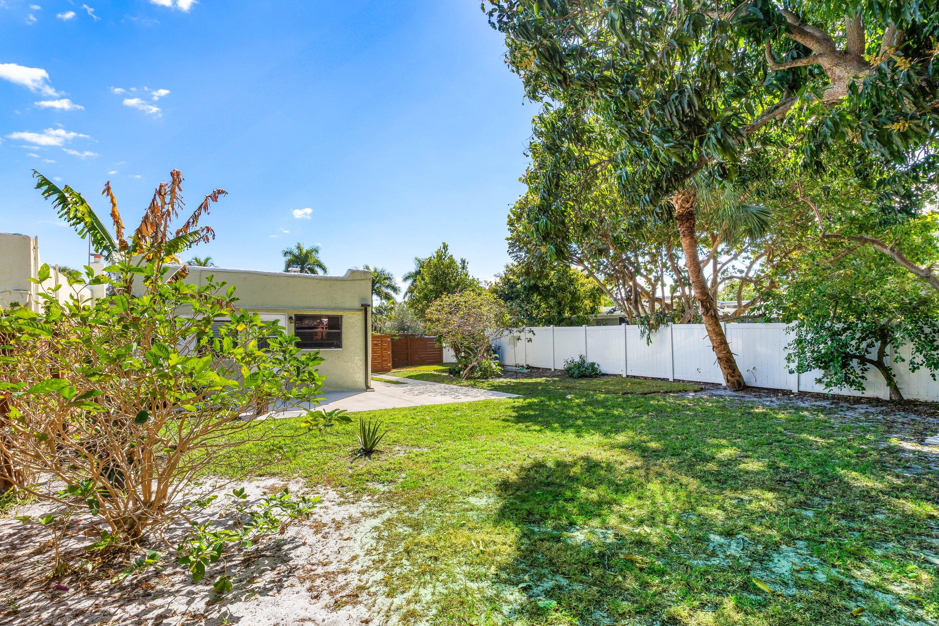 921 S M Street Property Photo 35