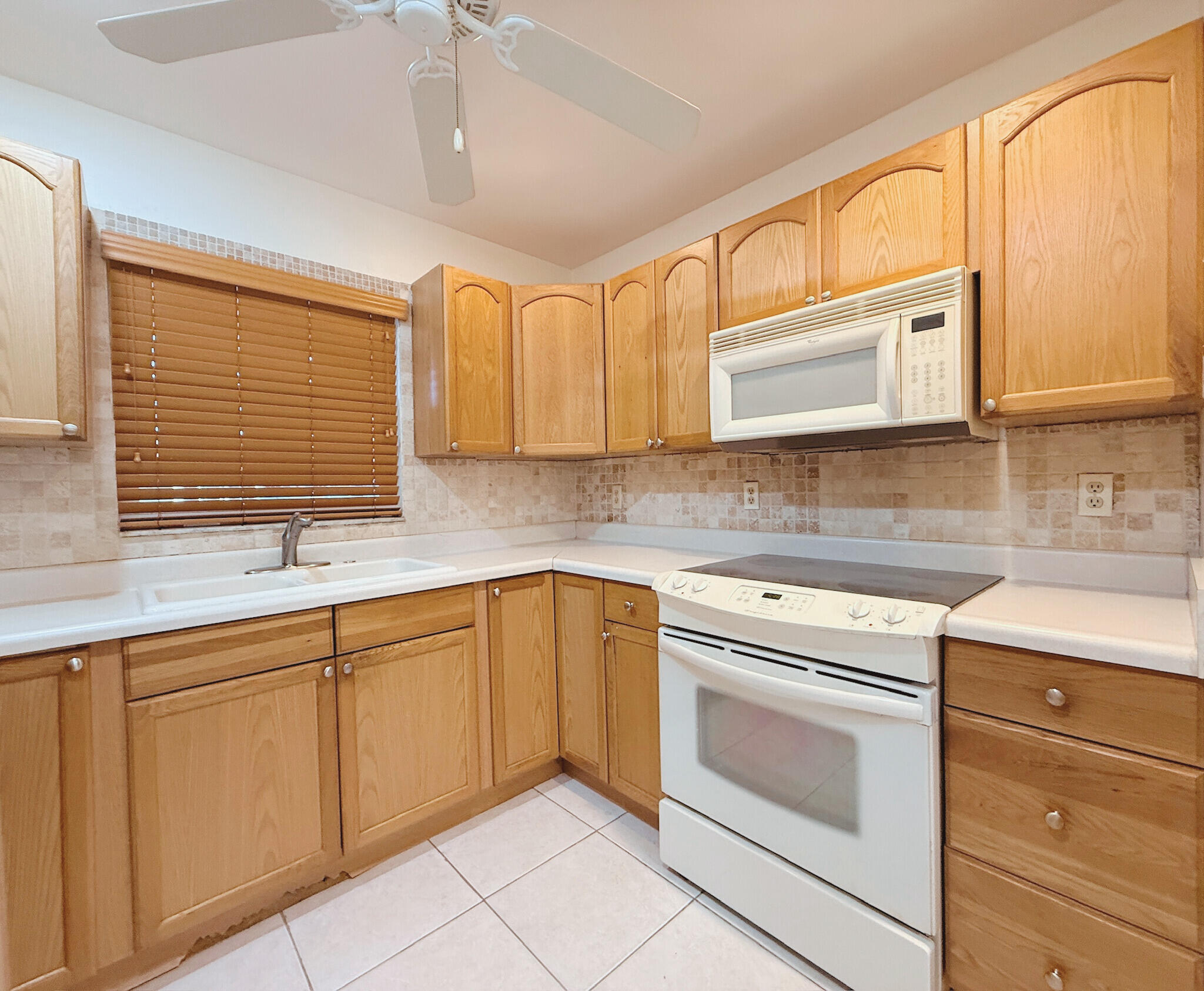 5301 Lakefront Boulevard D Property Photo 5