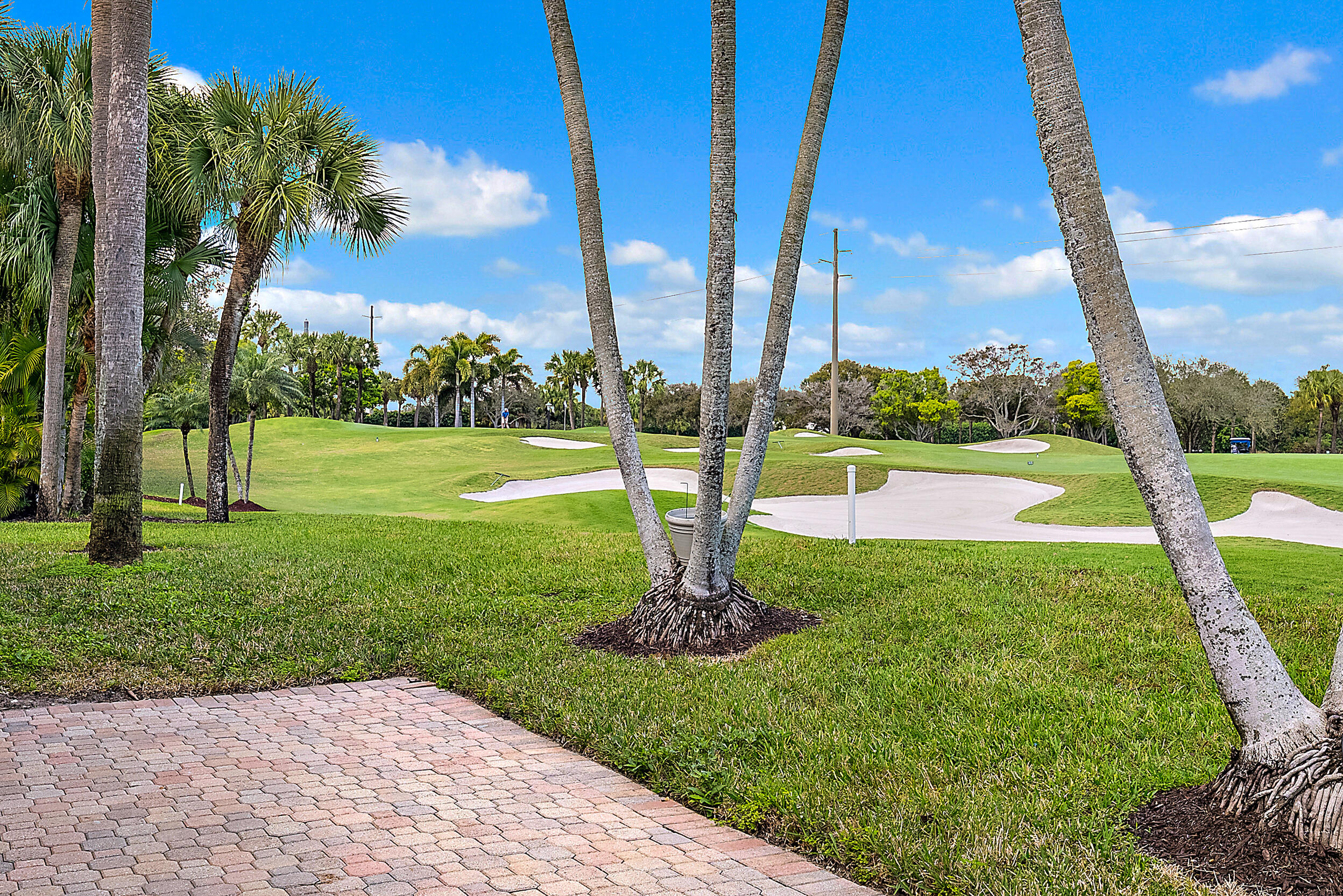 108 Waters Edge Drive Property Photo 2
