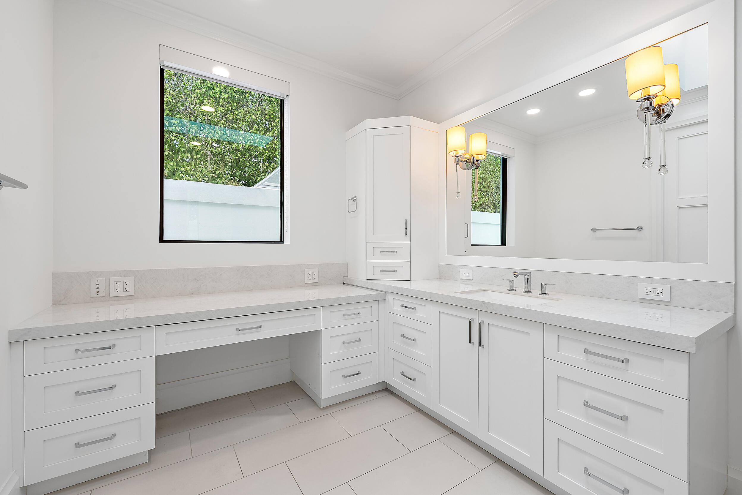 108 Waters Edge Drive Property Photo 12