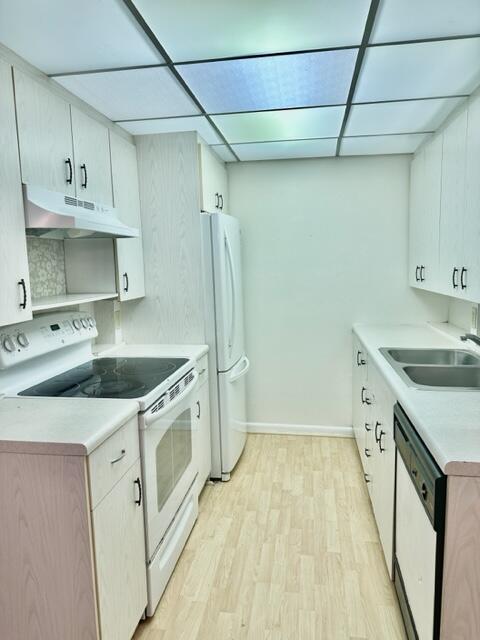 3063 Ainslie D Property Photo 2