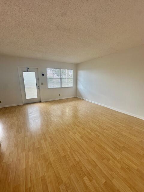 3063 Ainslie D Property Photo 7