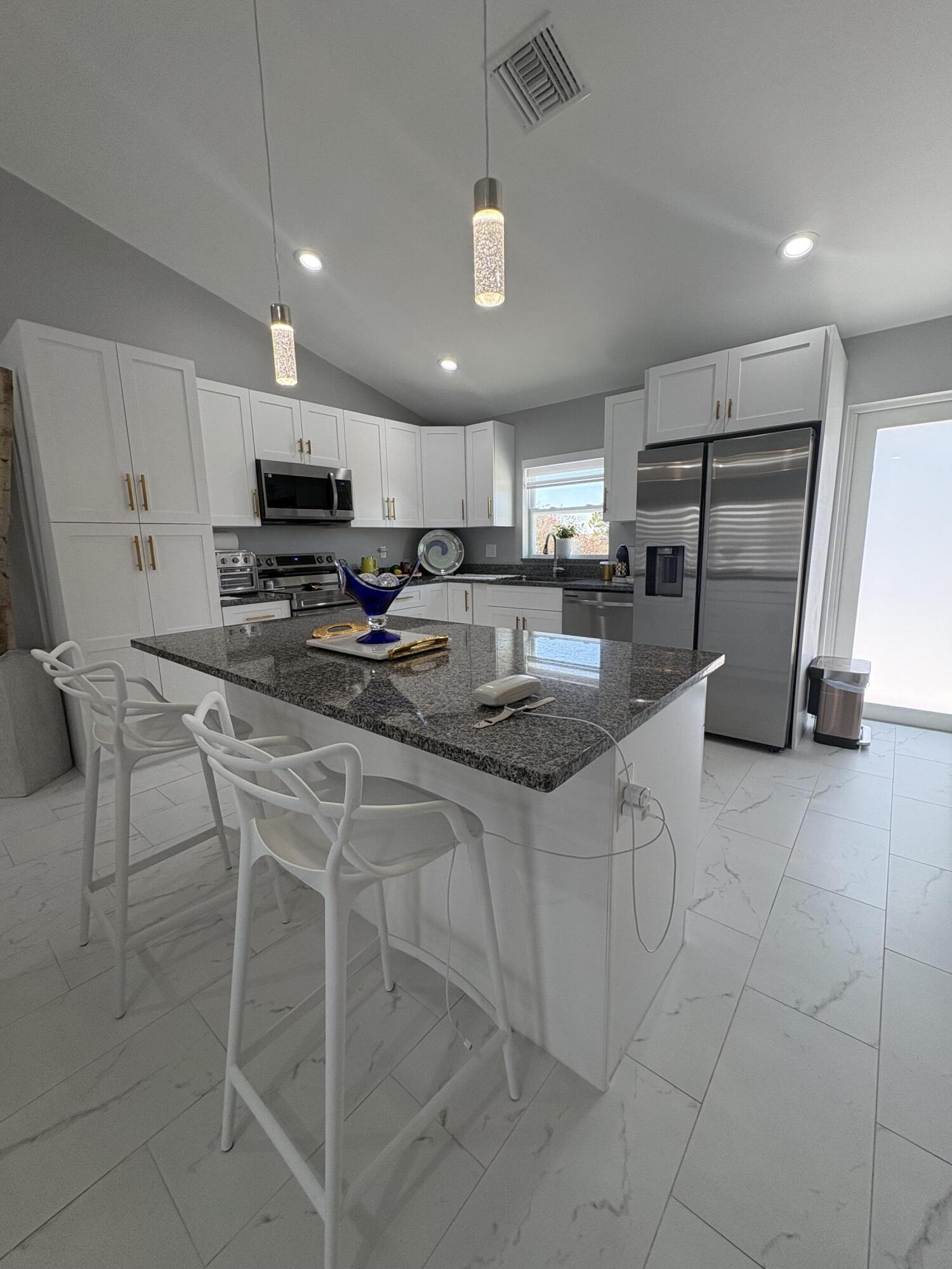9019 S Castle Circle Property Photo 1