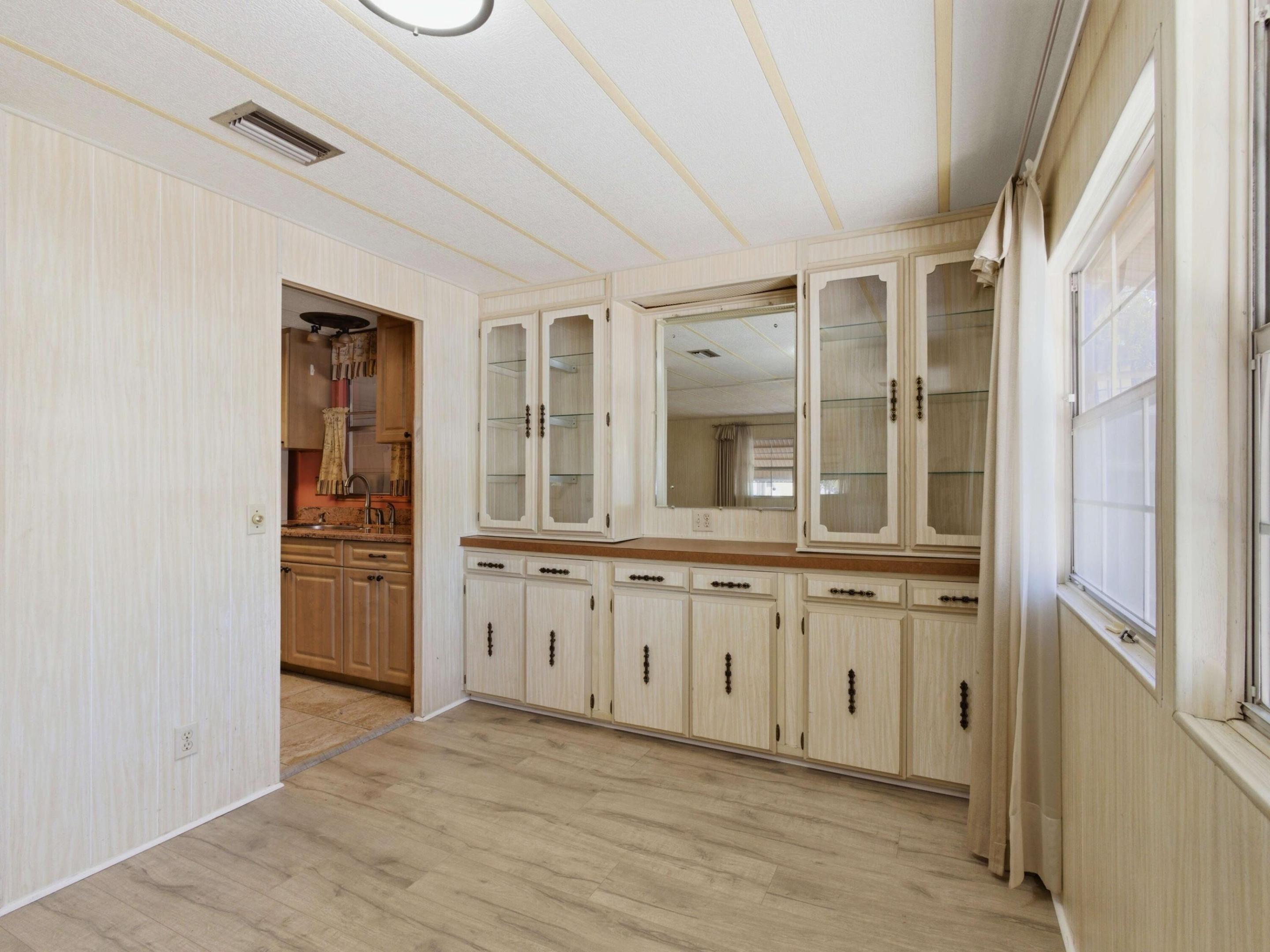 8903 Oak Street Property Photo 14