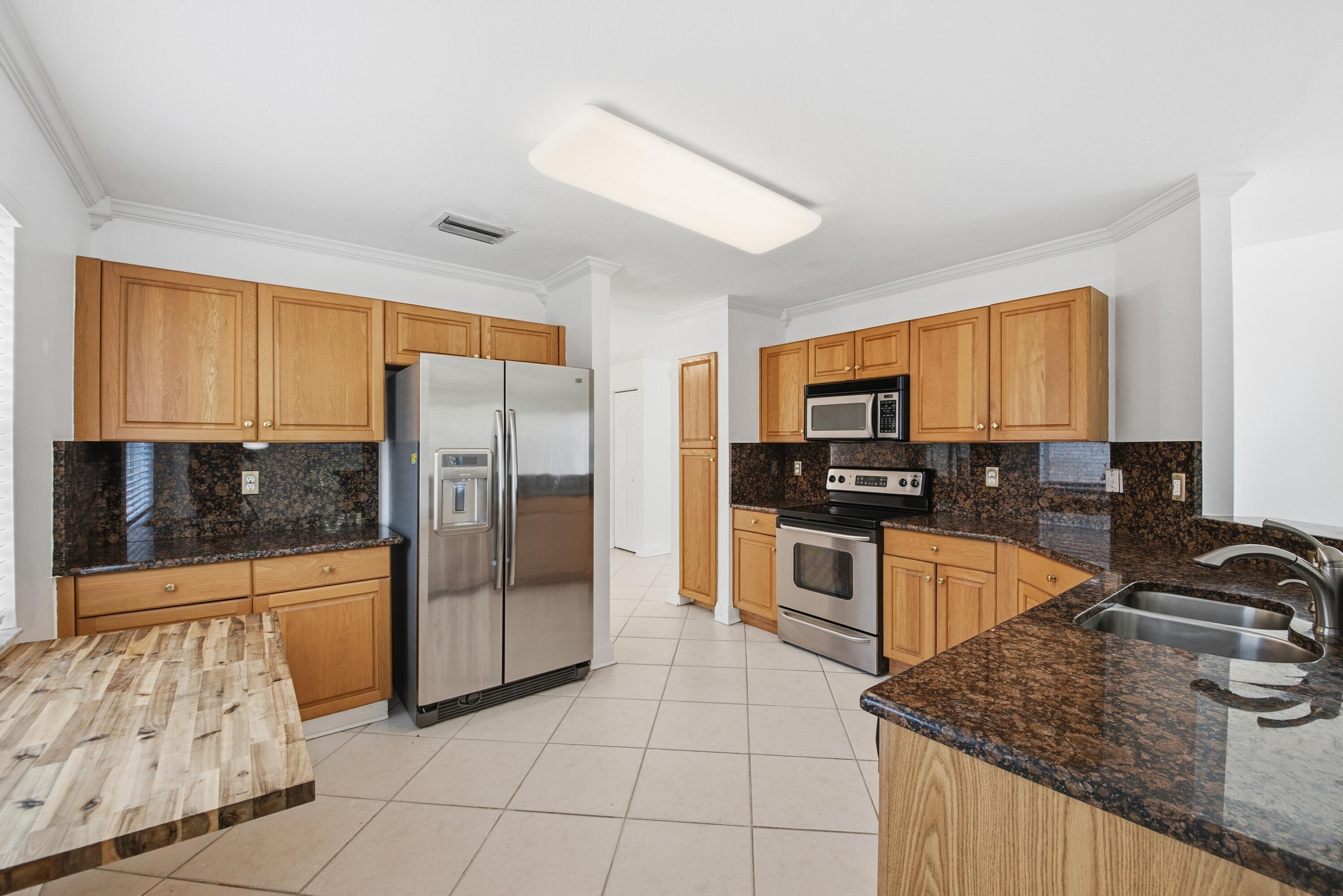 8021 Stirrup Cay Court Property Photo 7