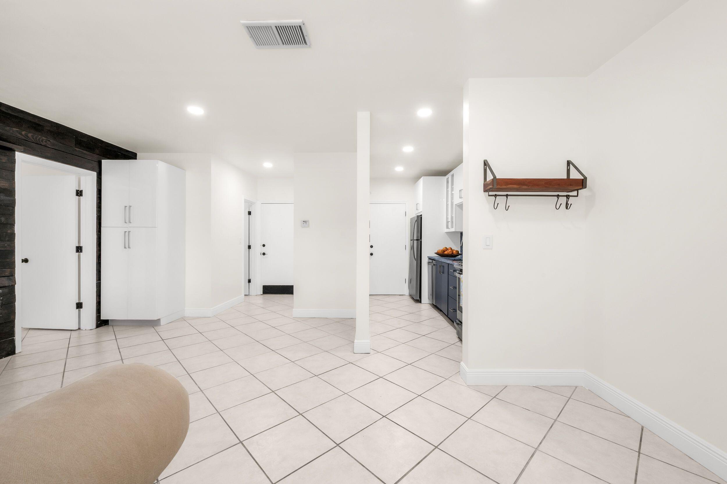 299 Sw 7th Street 106 Property Photo 11