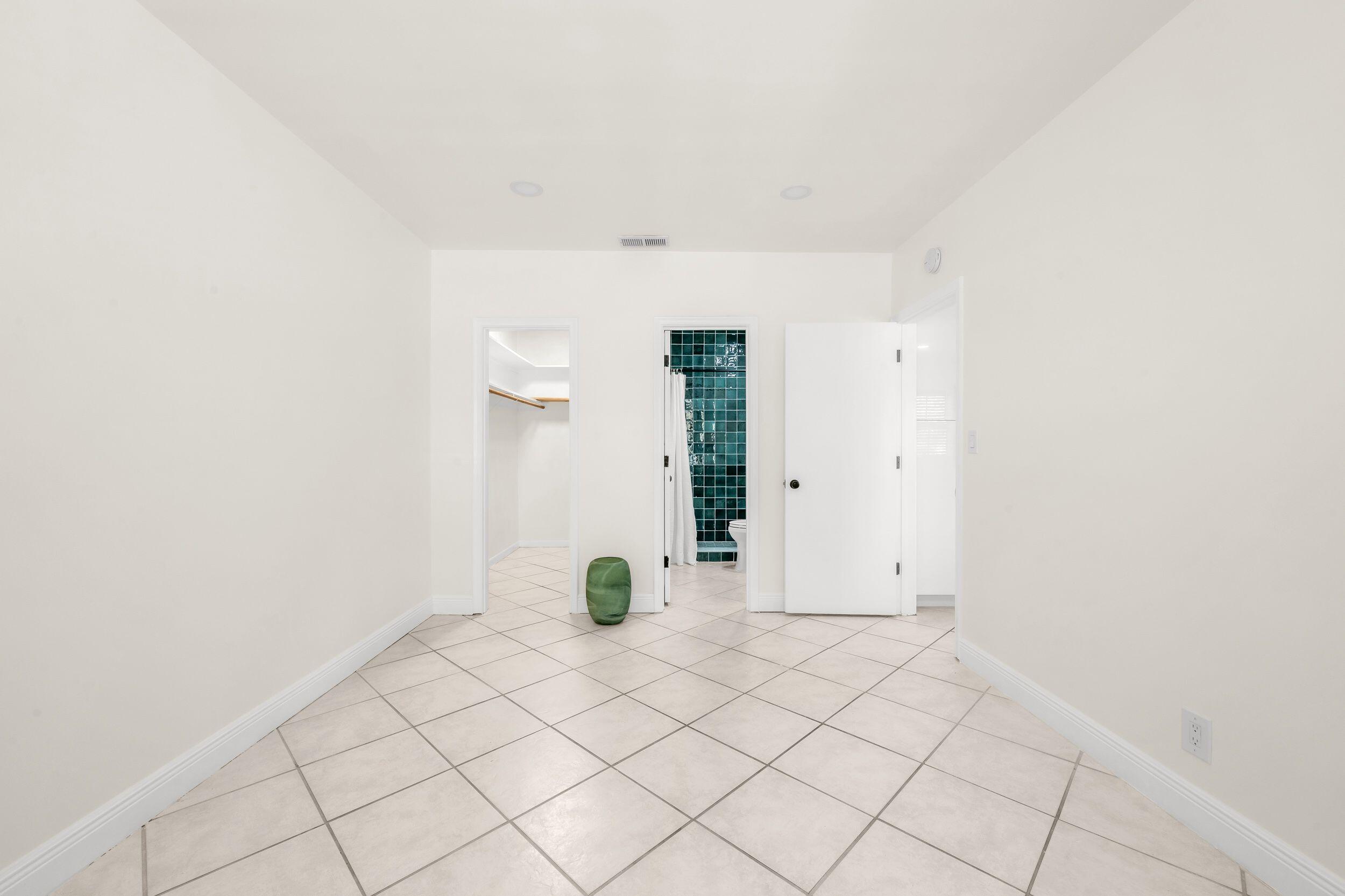 299 Sw 7th Street 106 Property Photo 15
