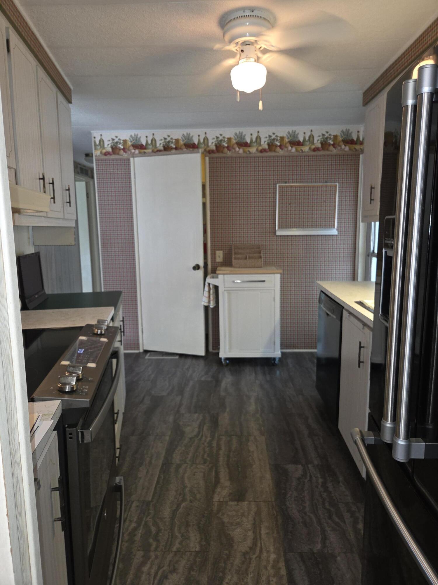 2915 Roger Street Property Photo 8