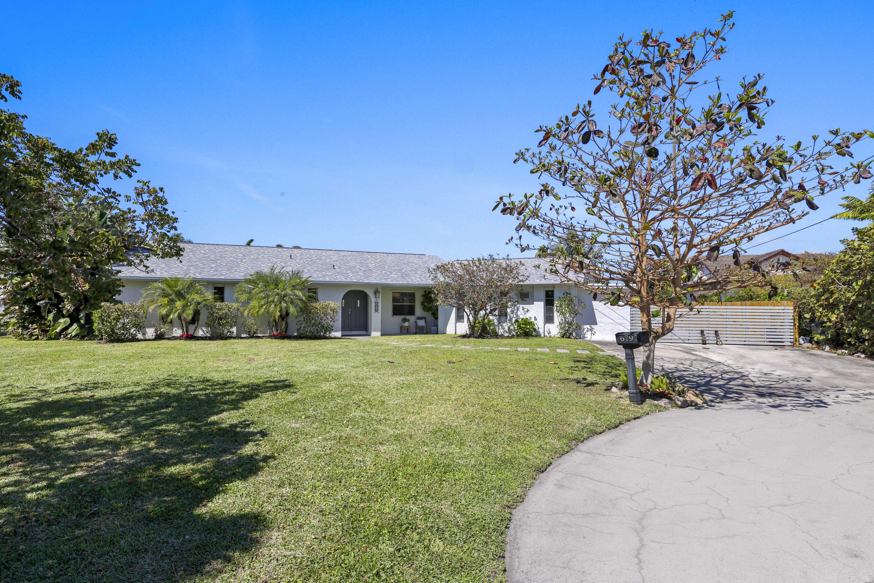 6797 Bayshore Drive Property Photo 5