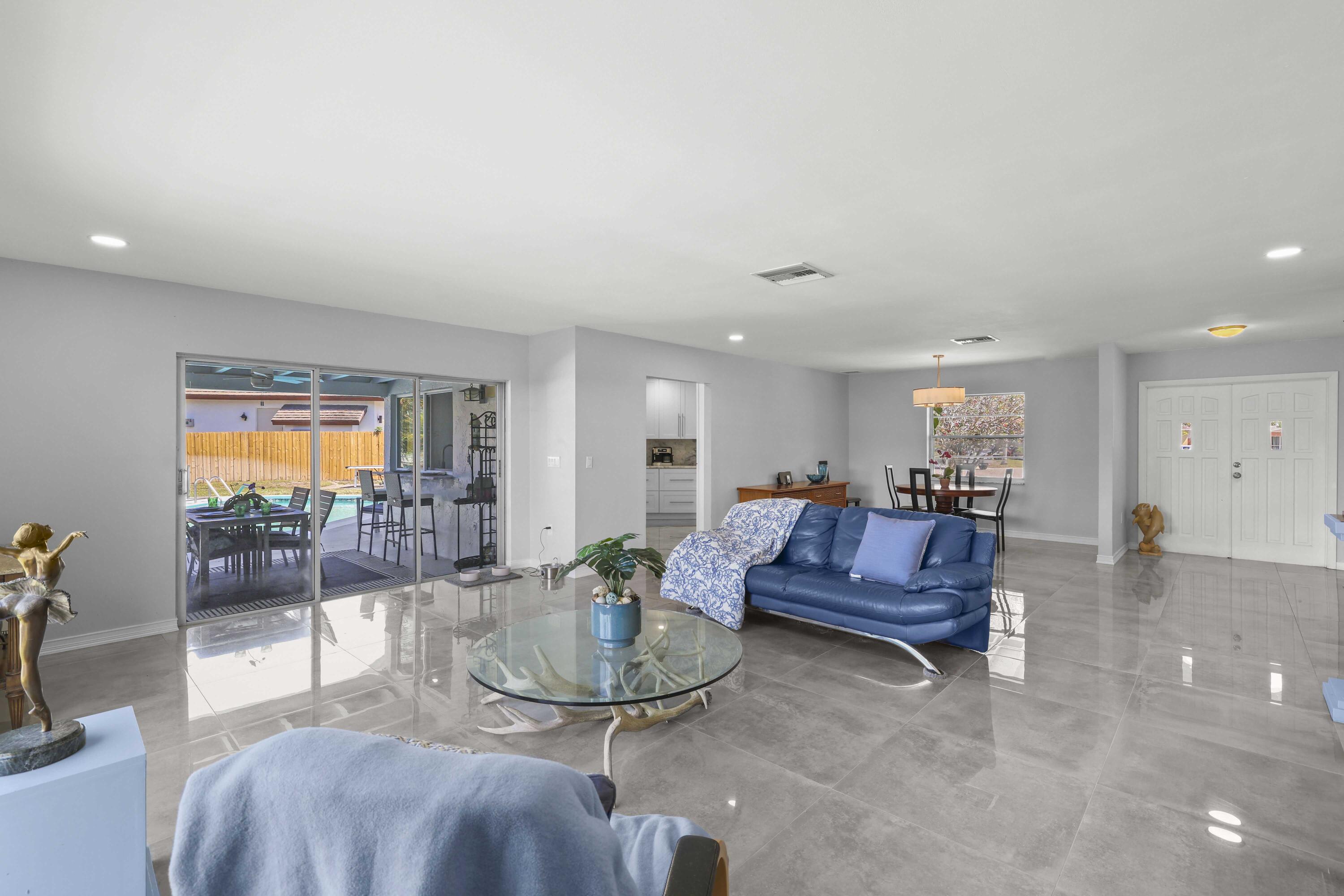 6797 Bayshore Drive Property Photo 8