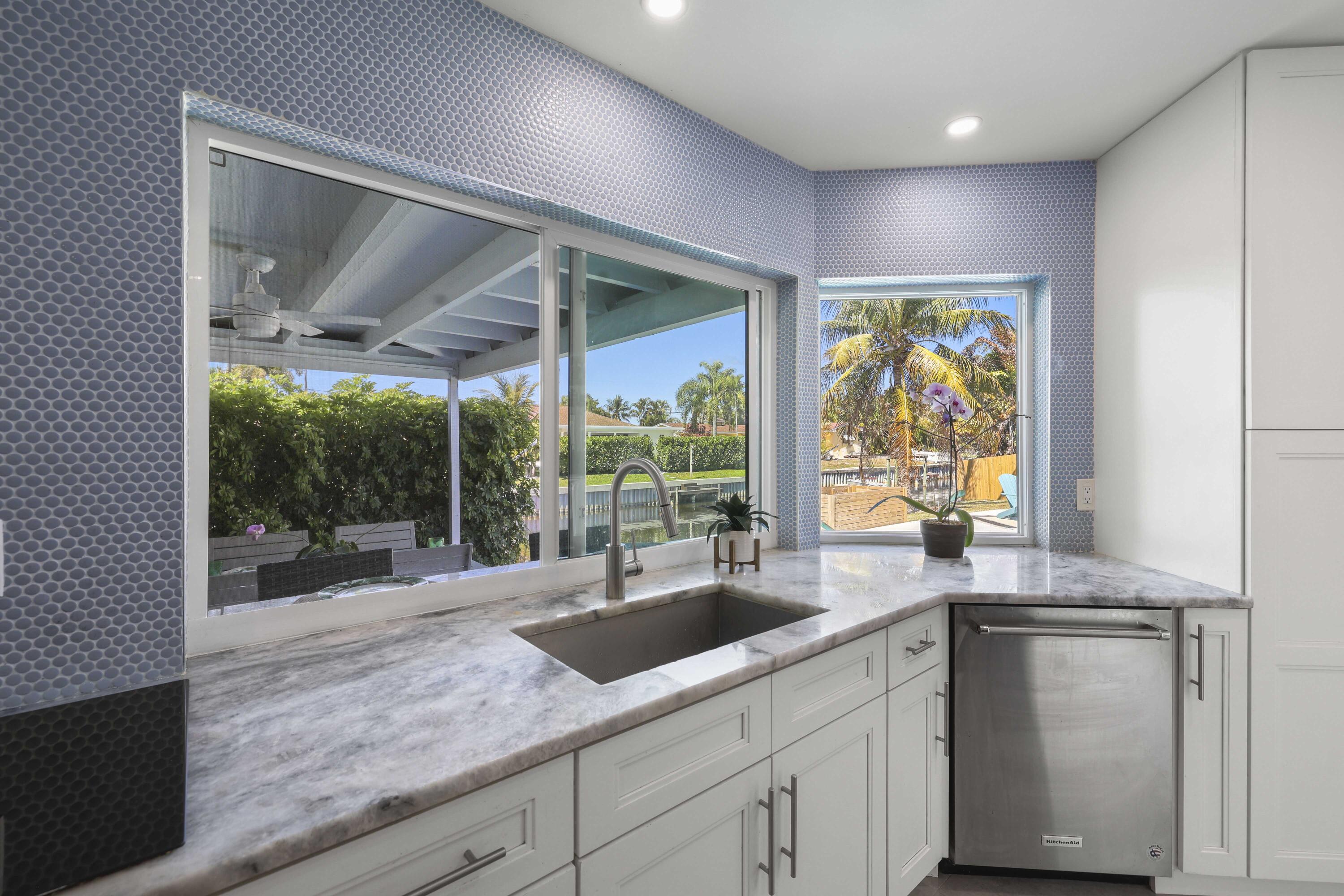 6797 Bayshore Drive Property Photo 10