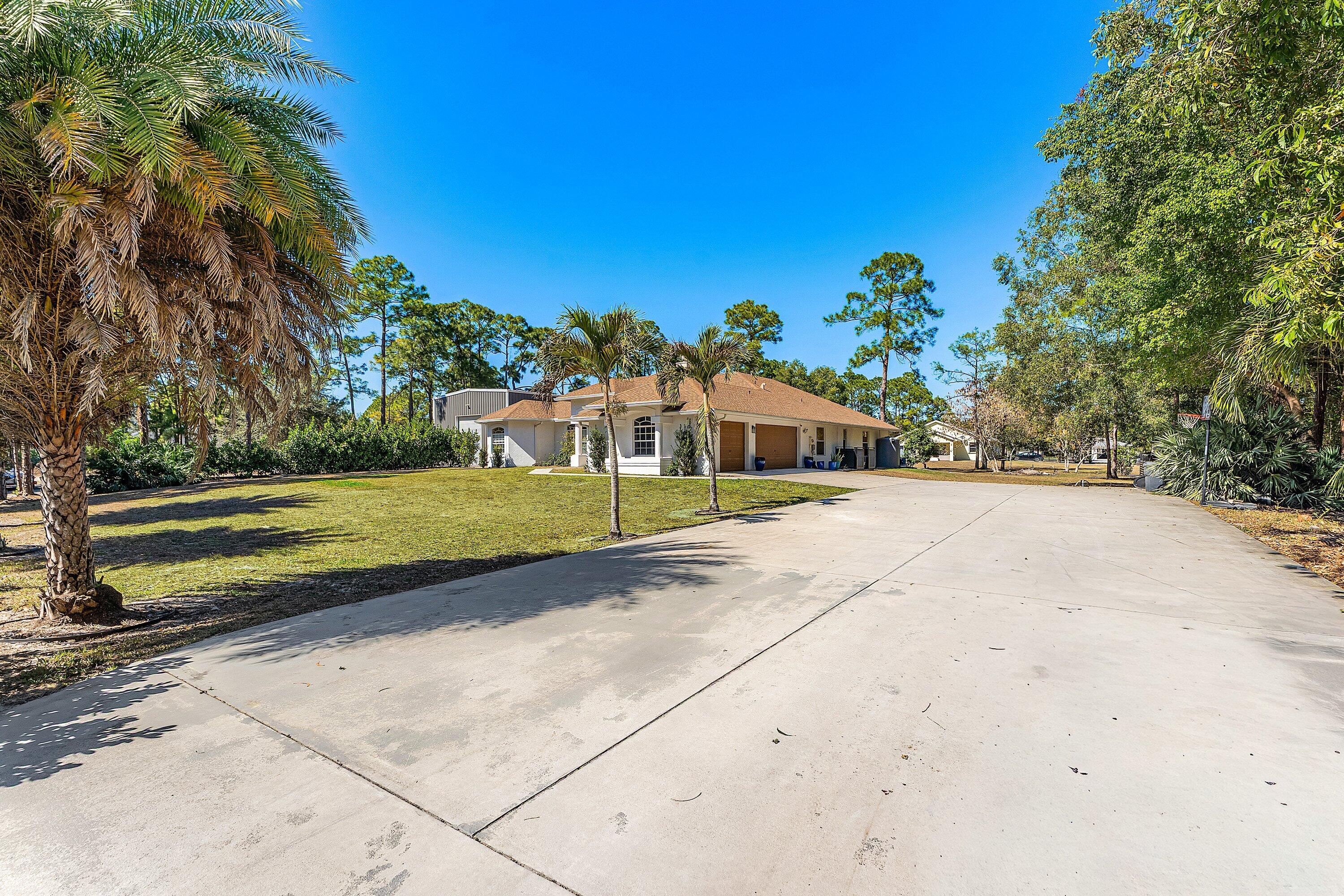 17225 80th Street N Property Photo 3