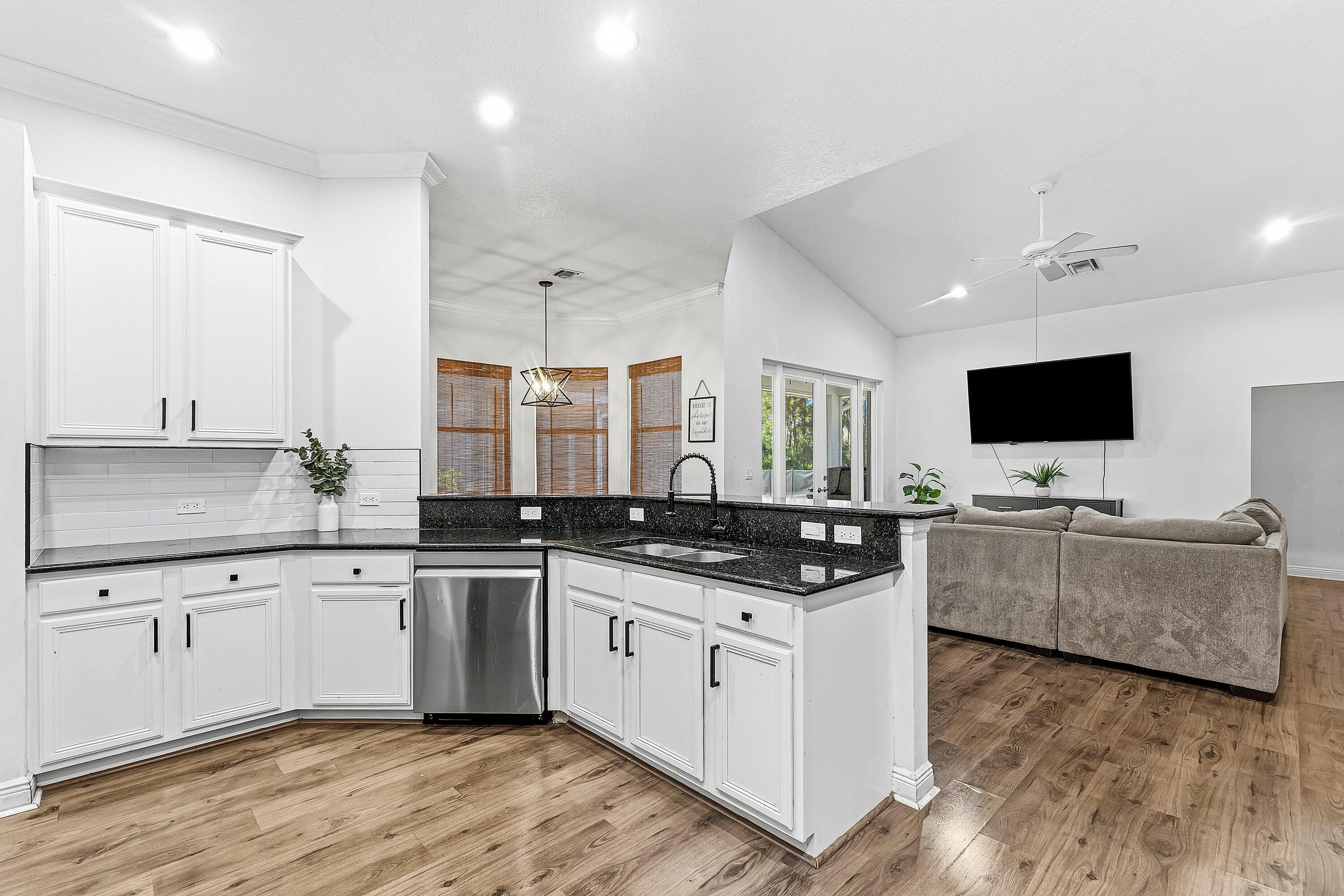 17225 80th Street N Property Photo 8