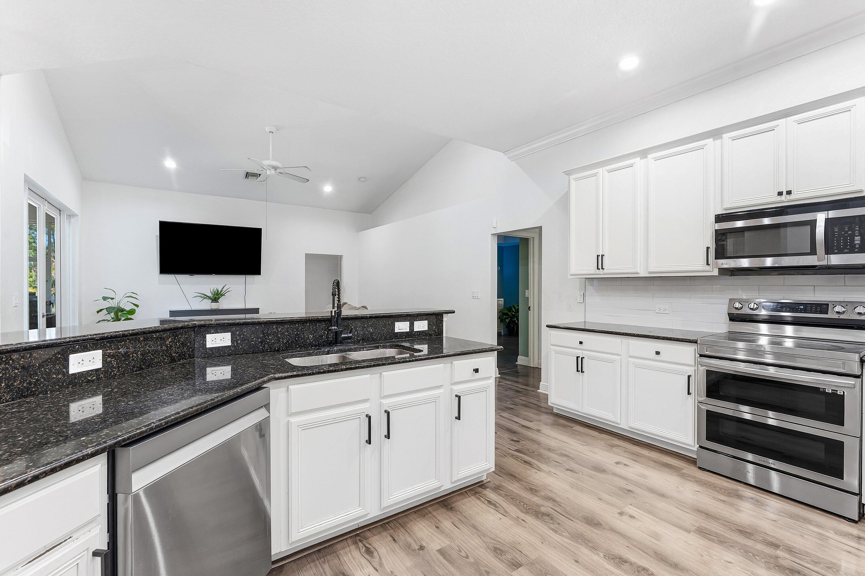 17225 80th Street N Property Photo 9