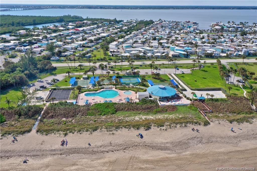 10725 S Ocean Drive Property Photo 2
