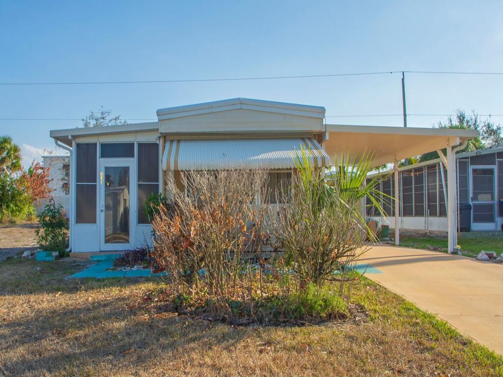 335 Ne Tropicalia Lane Property Photo 2