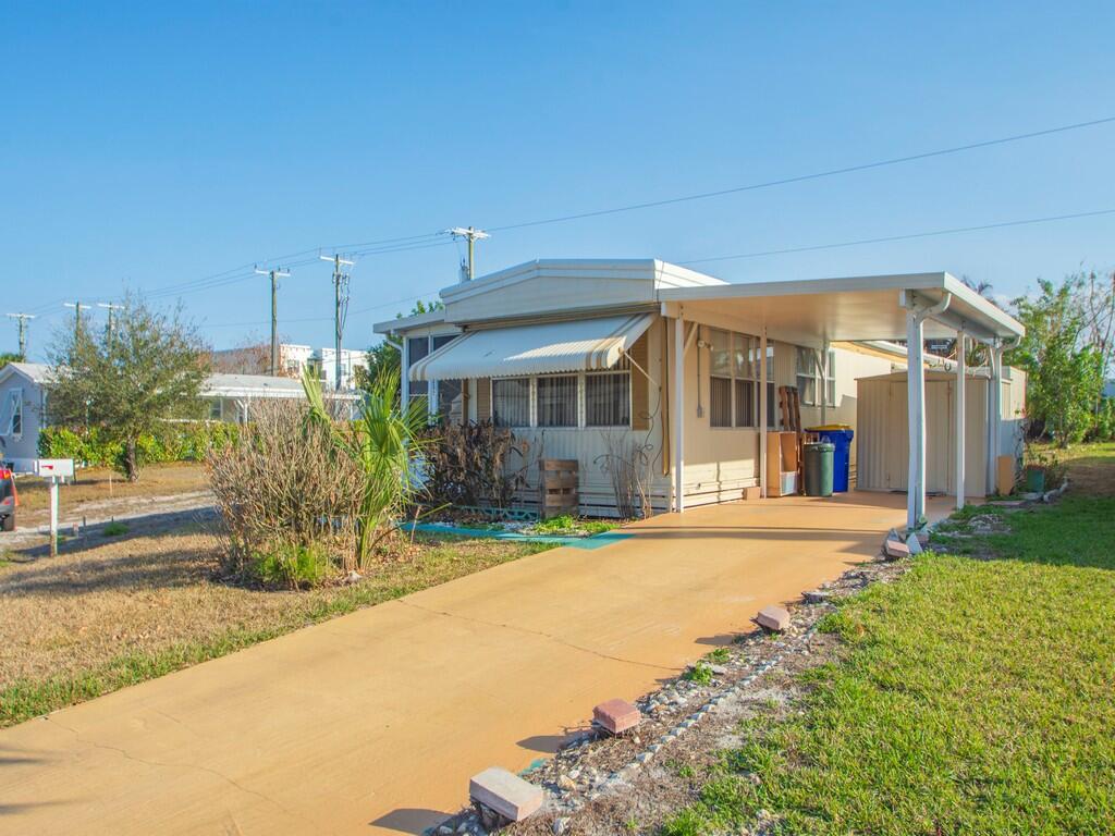 335 Ne Tropicalia Lane Property Photo 5