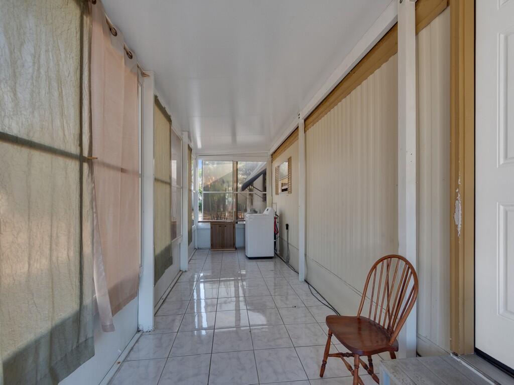335 Ne Tropicalia Lane Property Photo 7