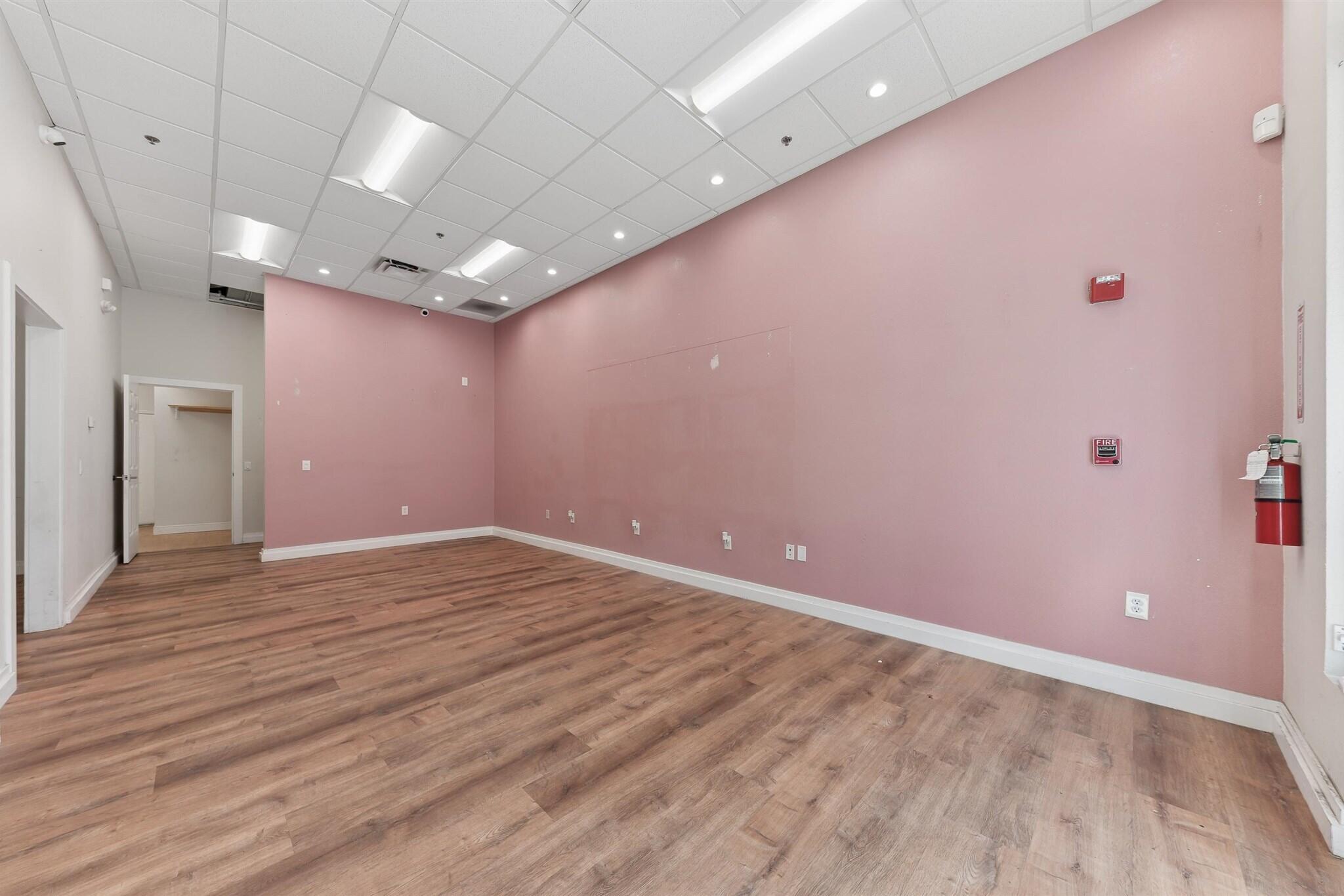117 Moorings Drive 38-39 Property Photo 4