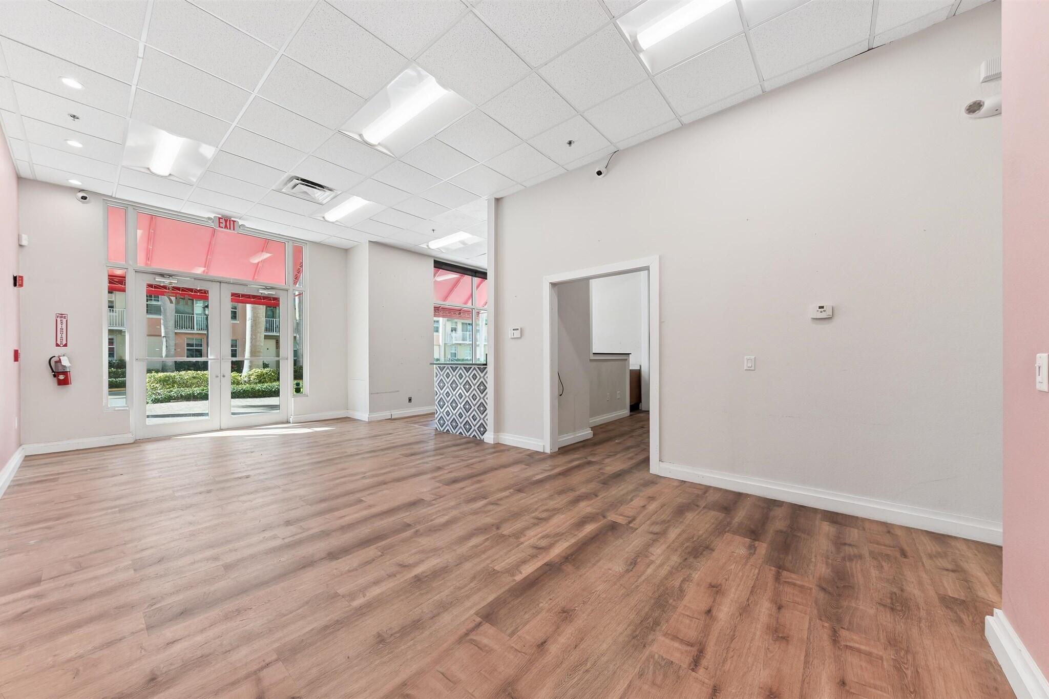 117 Moorings Drive 38-39 Property Photo 5