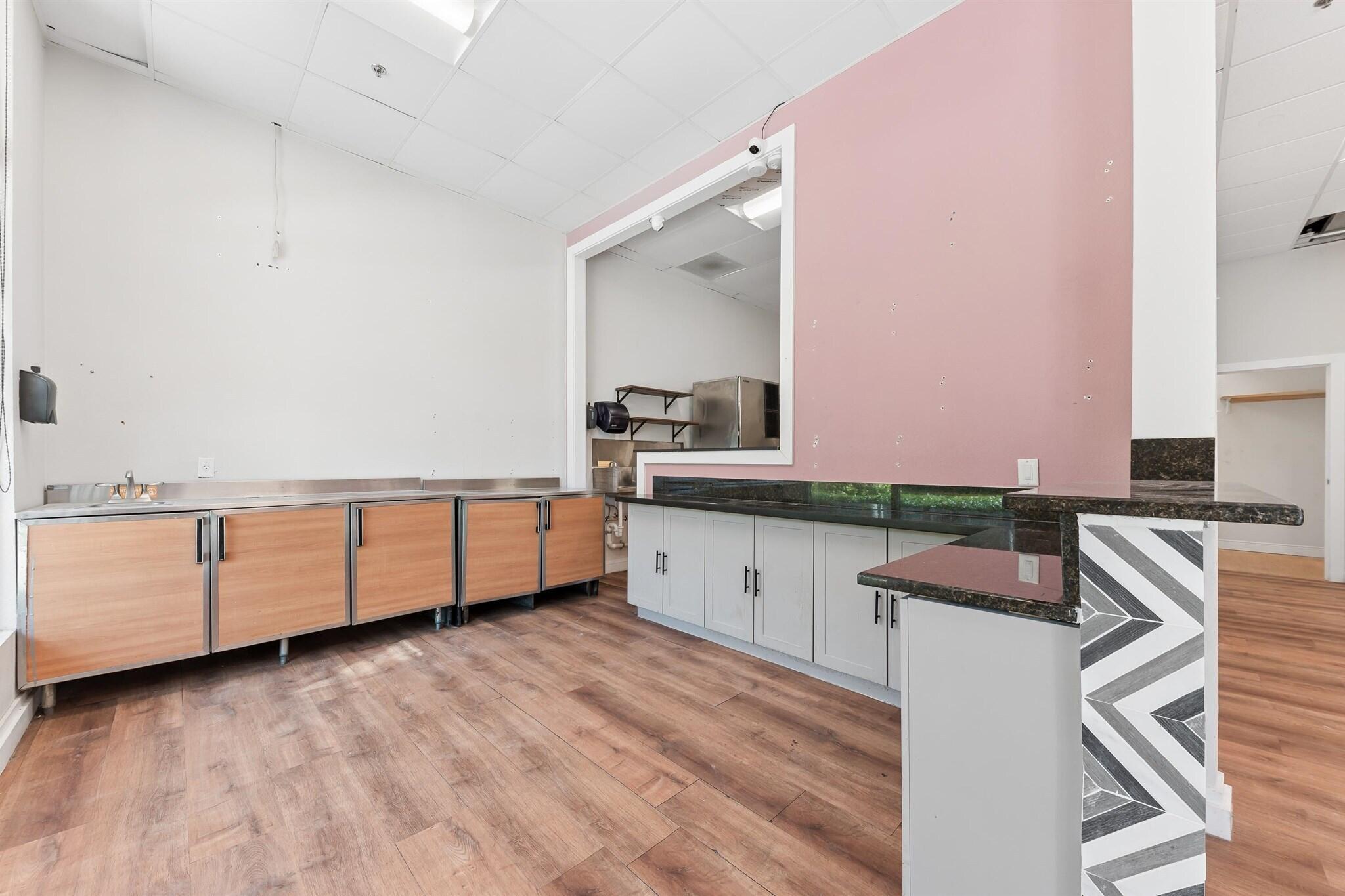 117 Moorings Drive 38-39 Property Photo 6