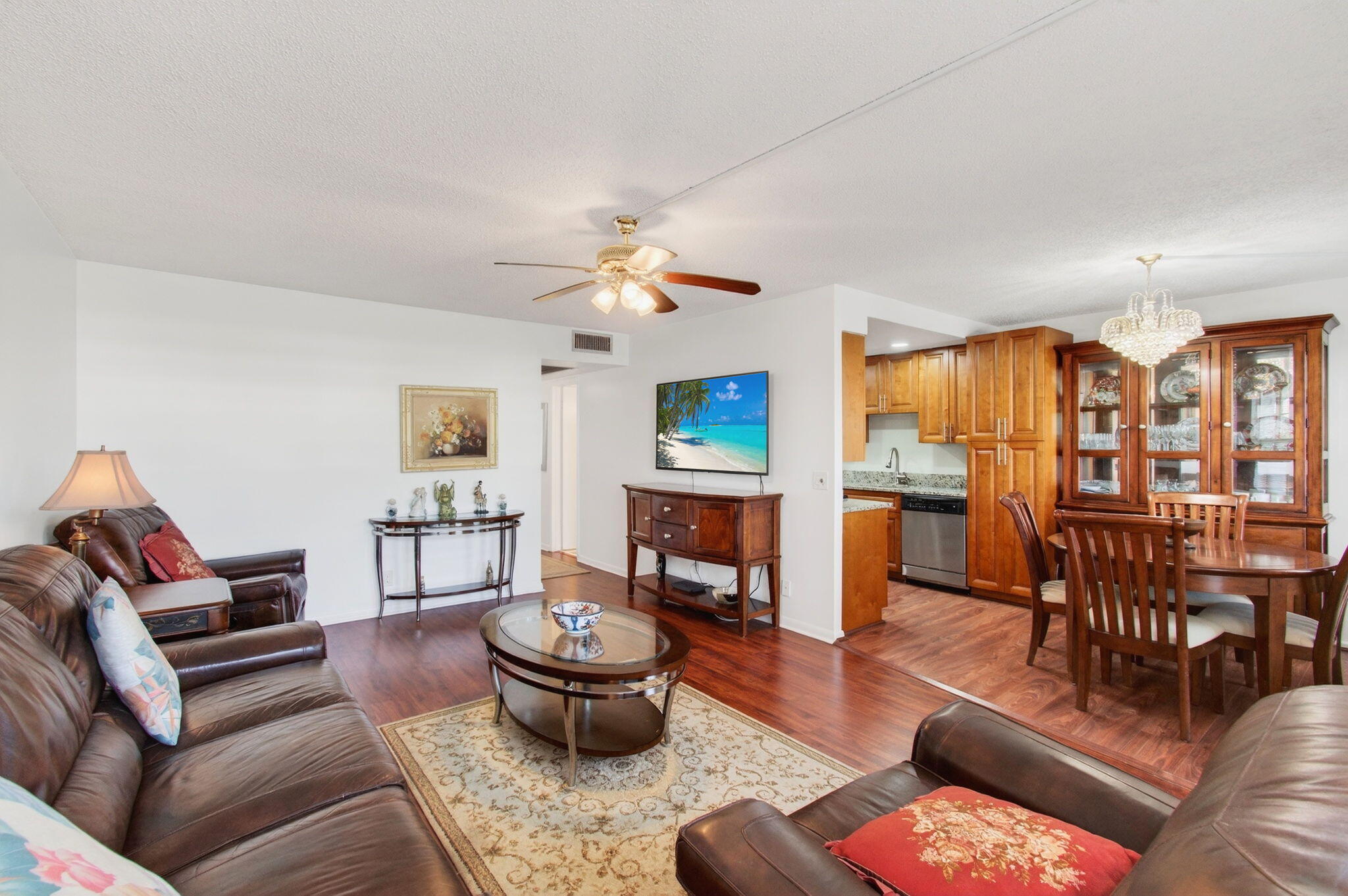 2035 Cornwall B Property Photo 1