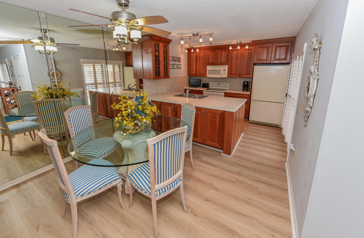 1510 15th Court Property Photo 4