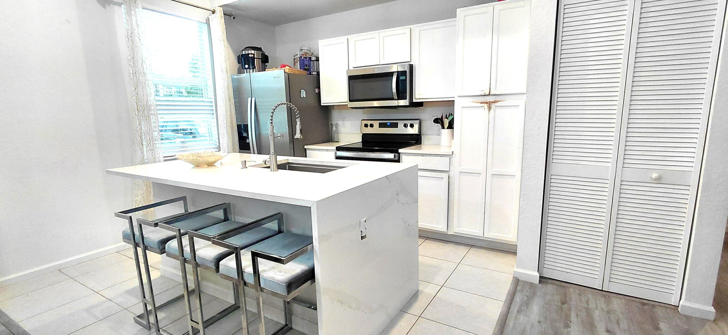 8878 Lake Worth Road 111 Property Photo 3