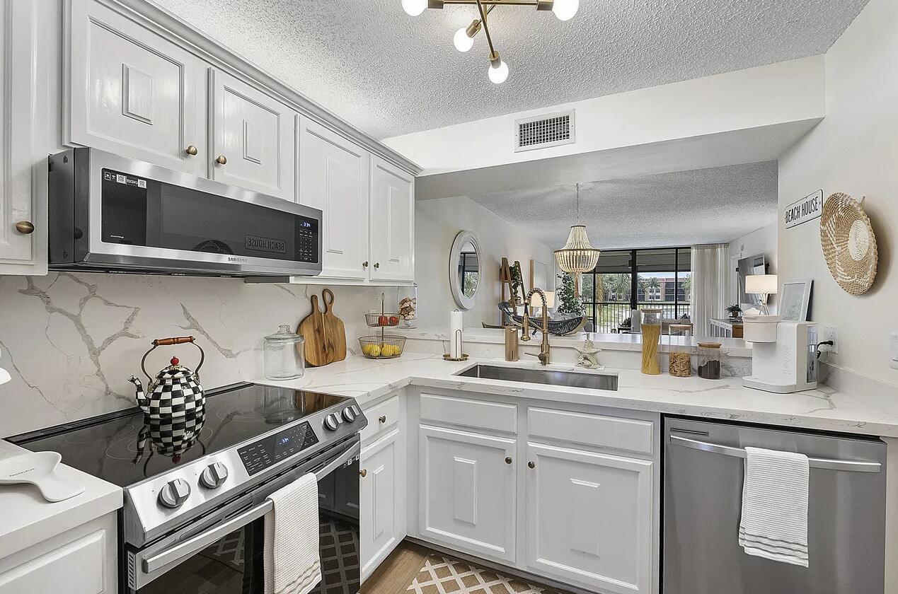 5722 Coral Lake Drive 210 Property Photo 9