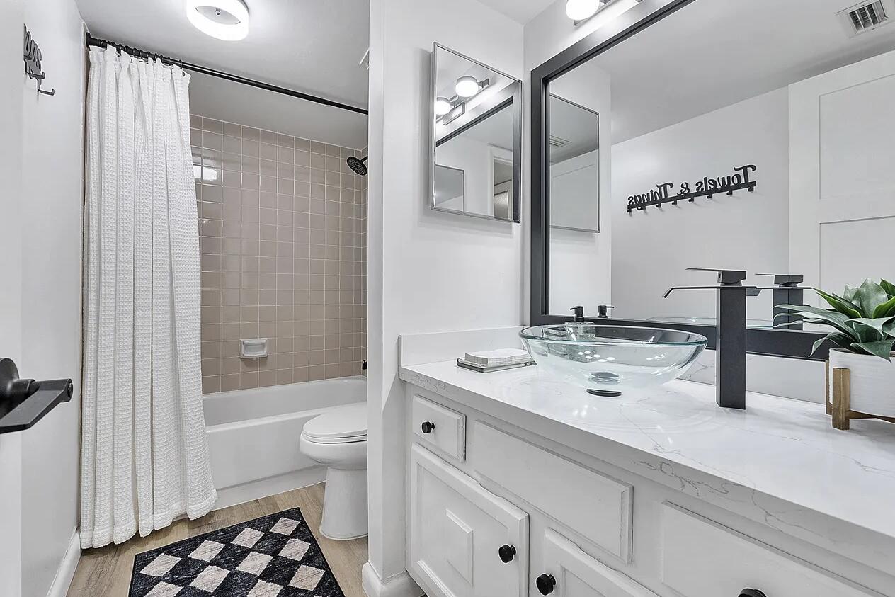 5722 Coral Lake Drive 210 Property Photo 25