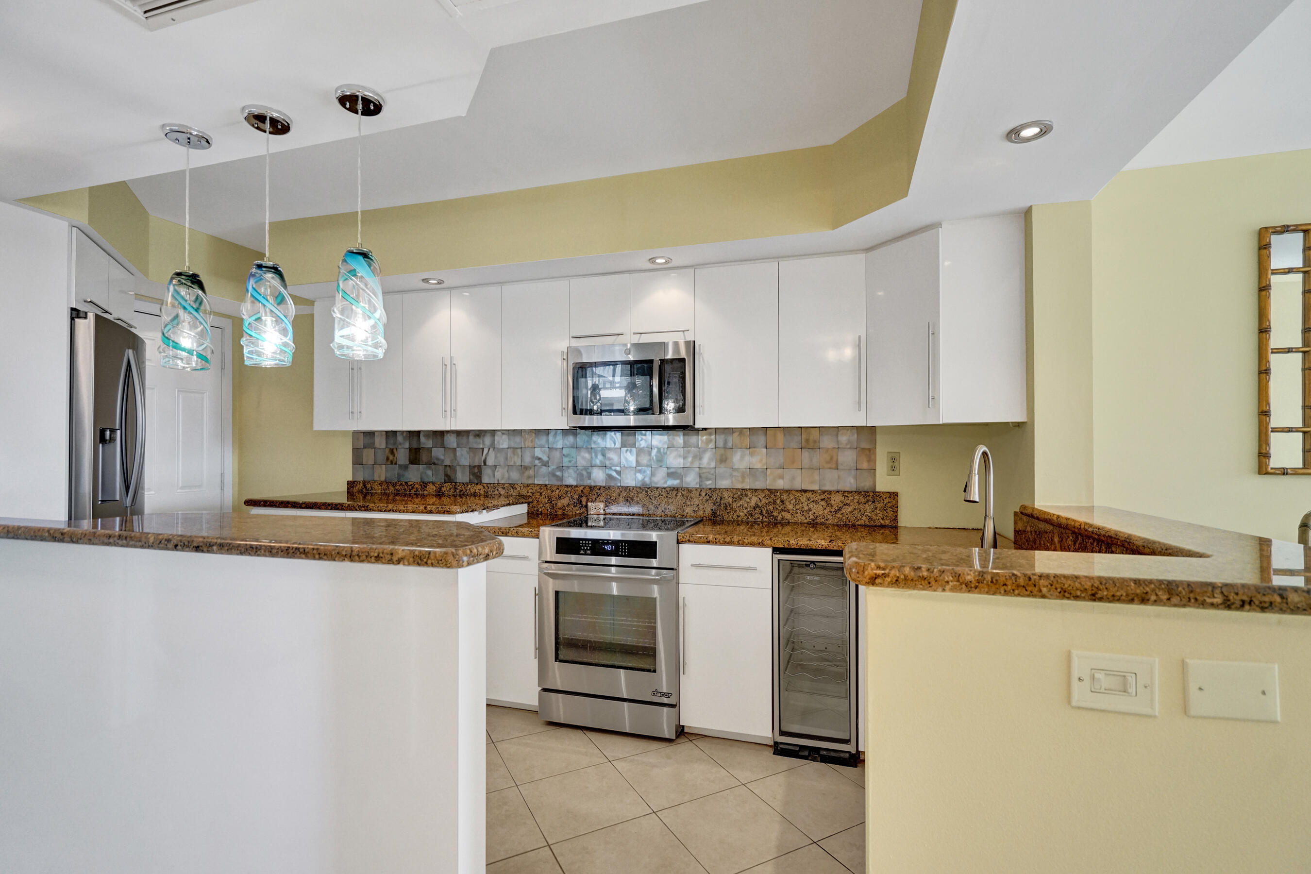 155 Isle Of Venice Drive 404 Property Photo 6